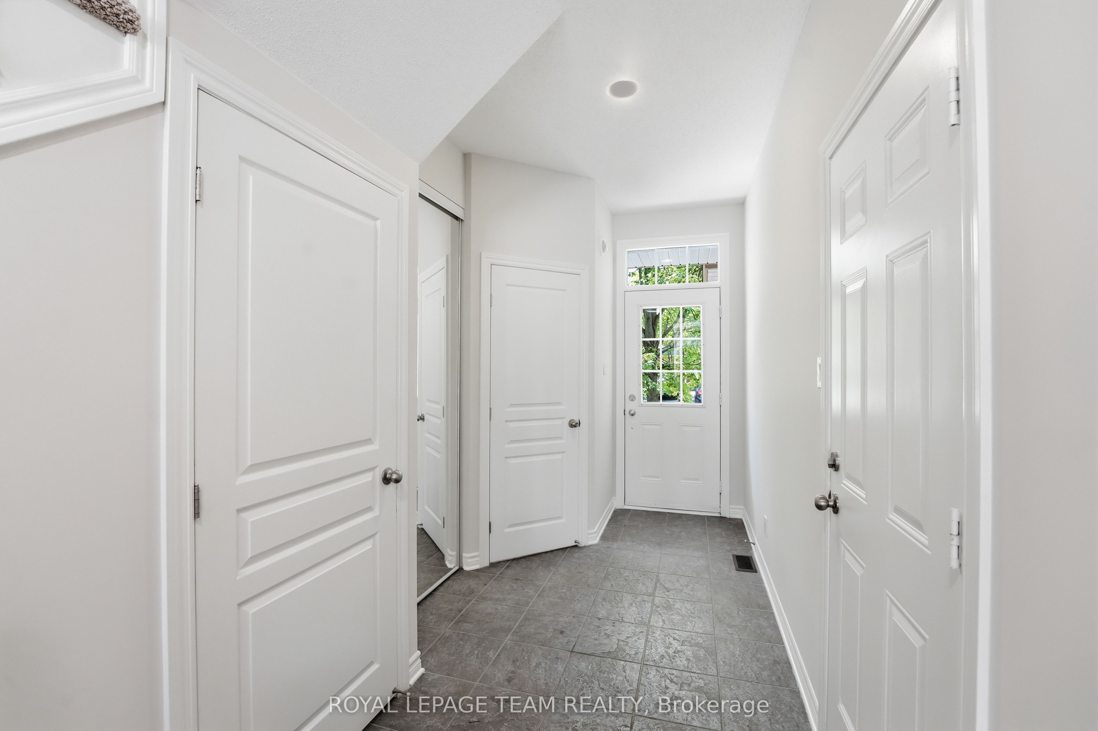239 Tandalee Crescent, Kanata, ON K2M 0A2 photo 4