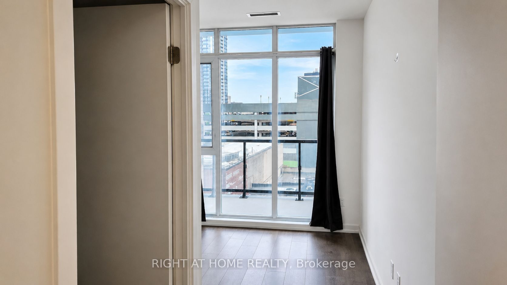 55 Duke Street W 412, Kitchener, ON N2H 0B7 photo 5