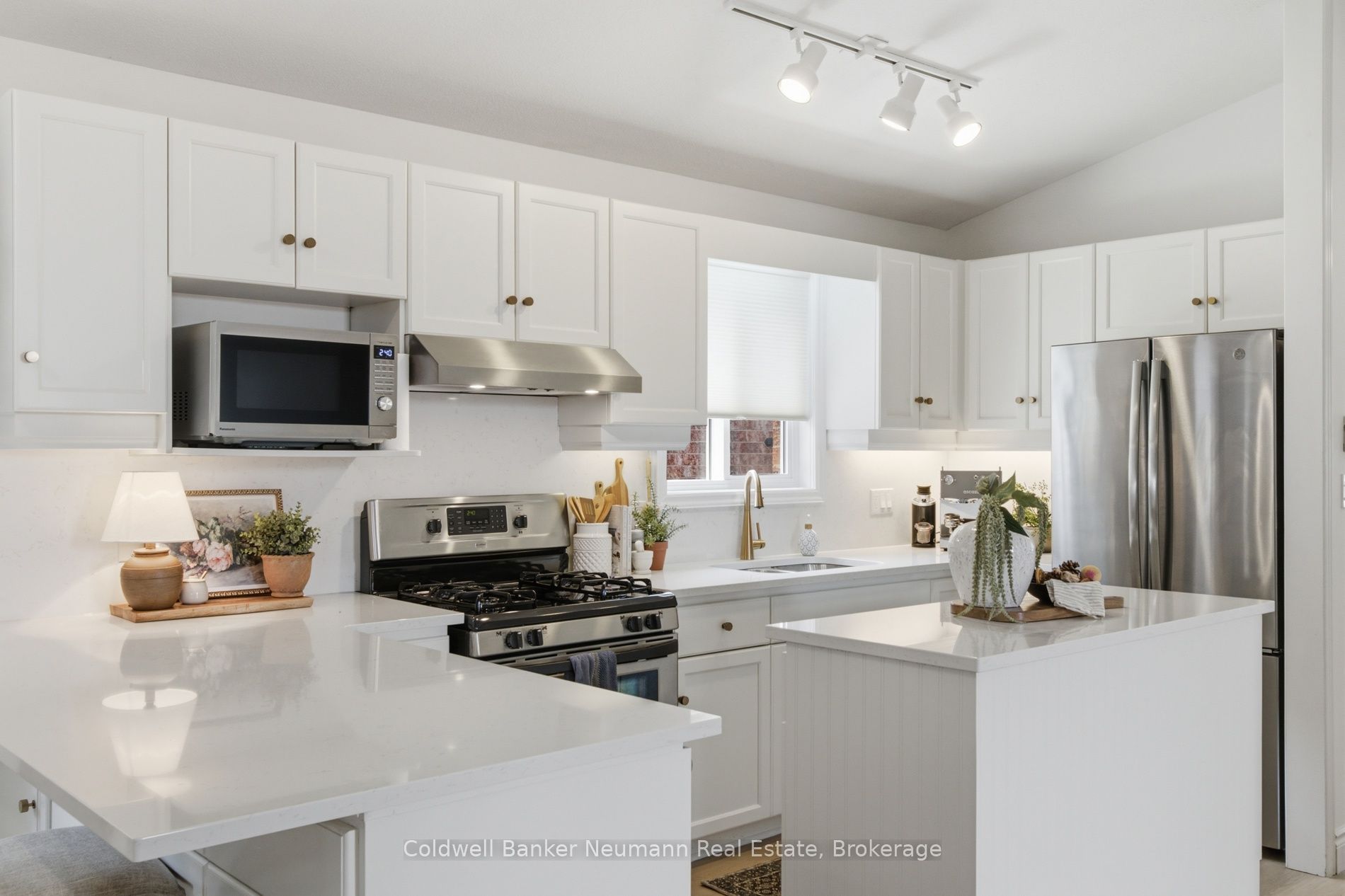 209 Country Club Drive, Guelph, ON N1E 3K8