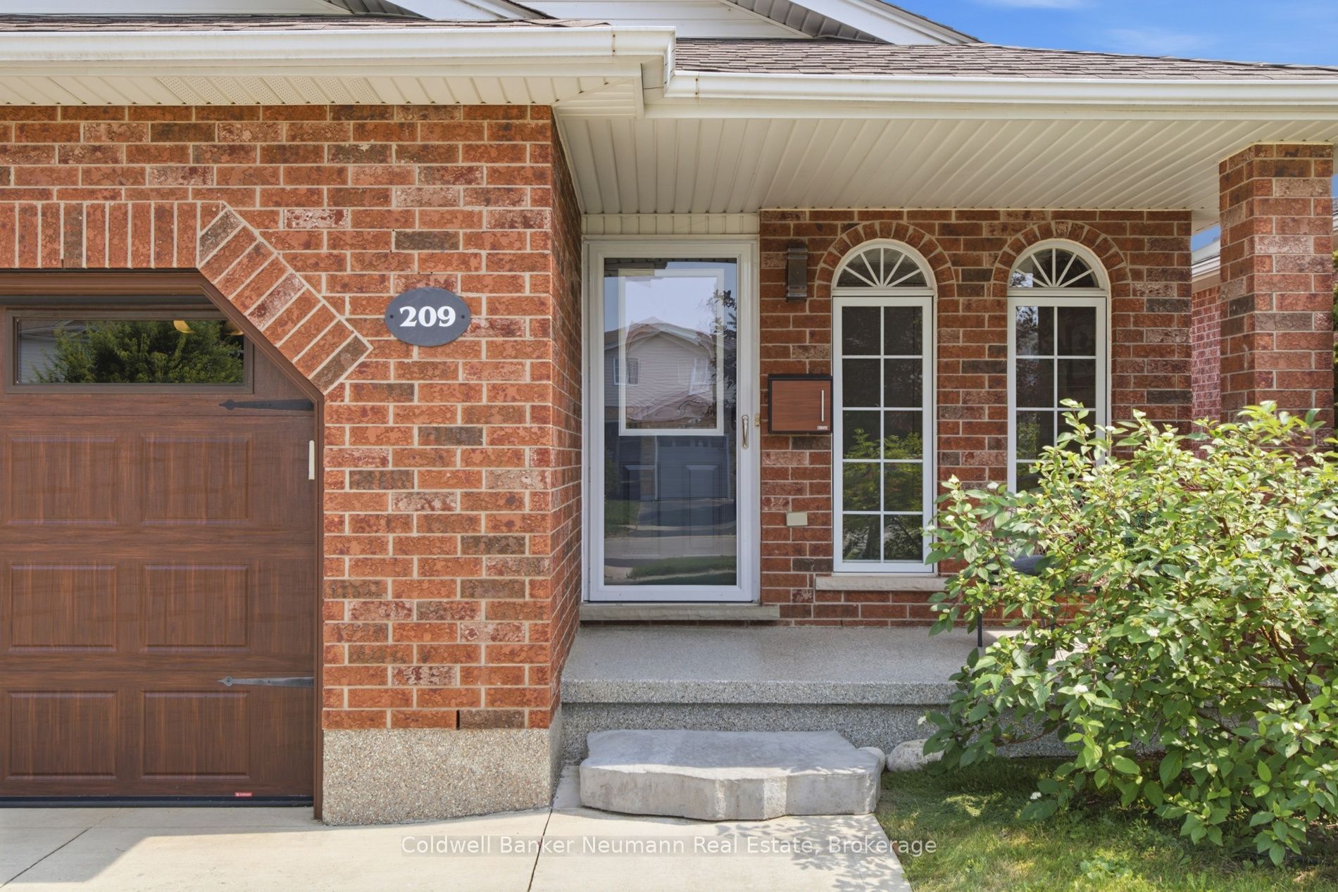 209 Country Club Drive, Guelph, ON N1E 3K8 photo 4