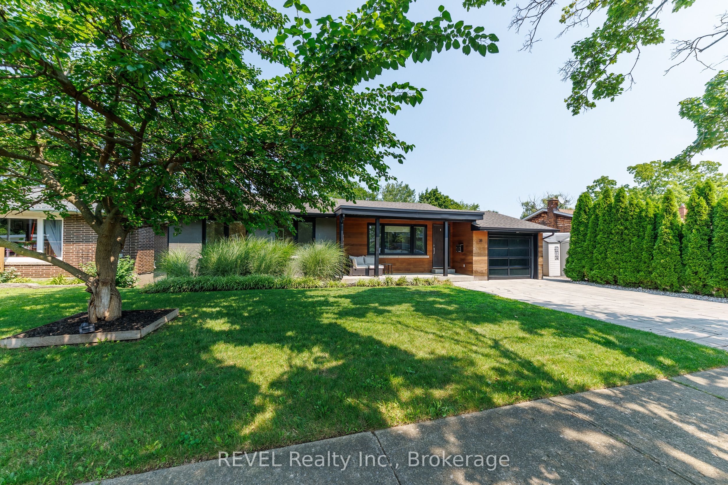 38 BRIARSDALE Drive, St. Catharines, ON L2T 2Z5 photo 2