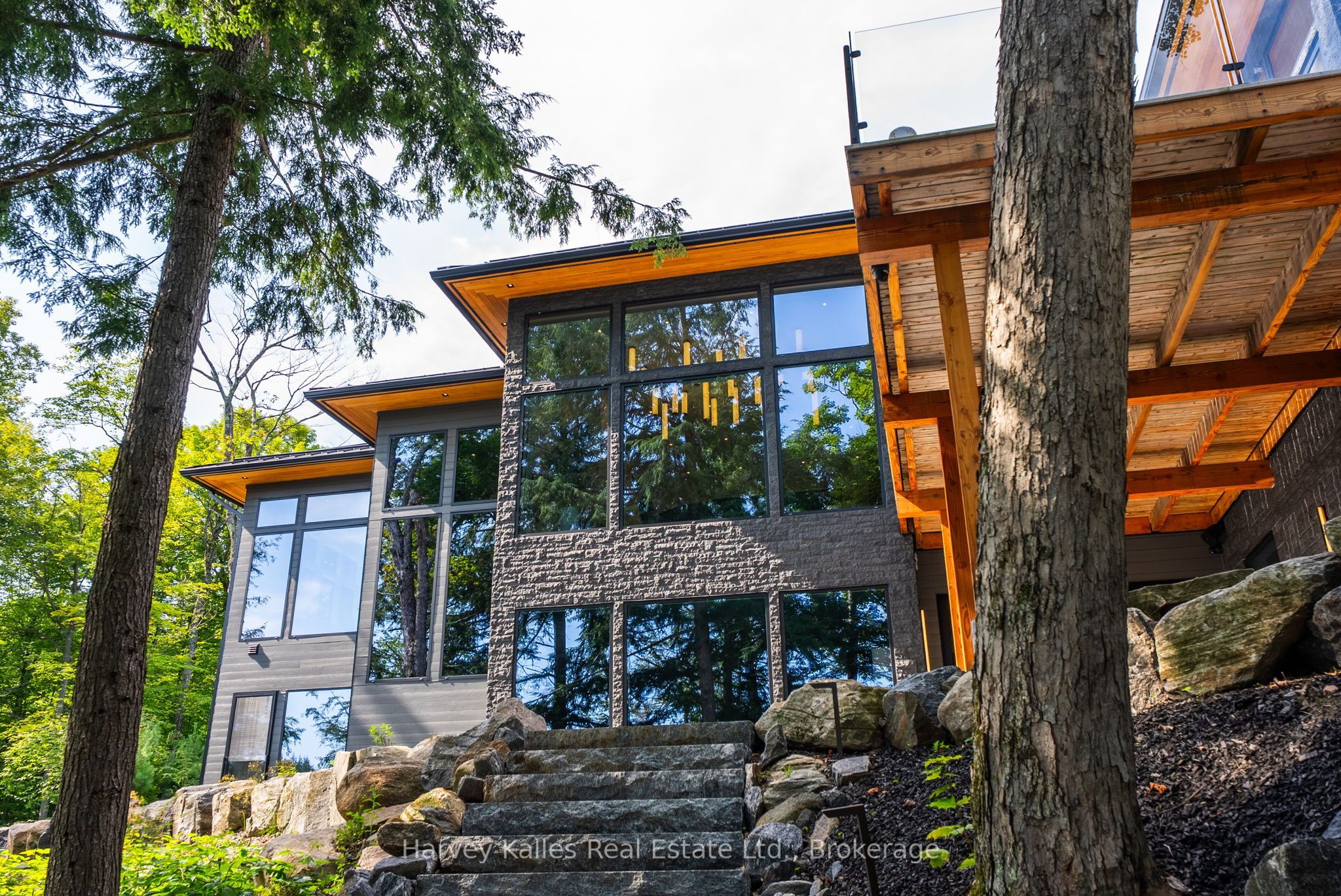 1013 Halls Road 2, Muskoka Lakes, ON P0B 1J0 photo 3