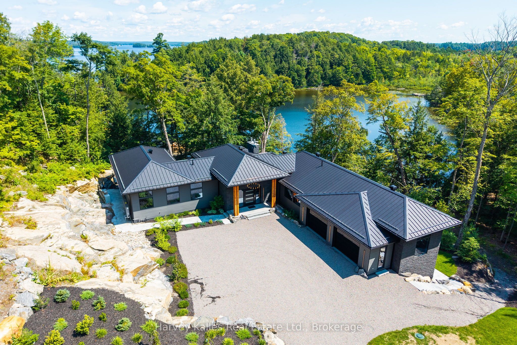 1013 Halls Road 2, Muskoka Lakes, ON P0B 1J0 photo 4