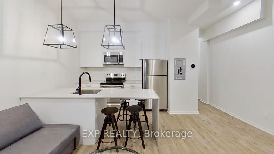 327 Catherine Street C, Ottawa Centre, ON K1R 5T4