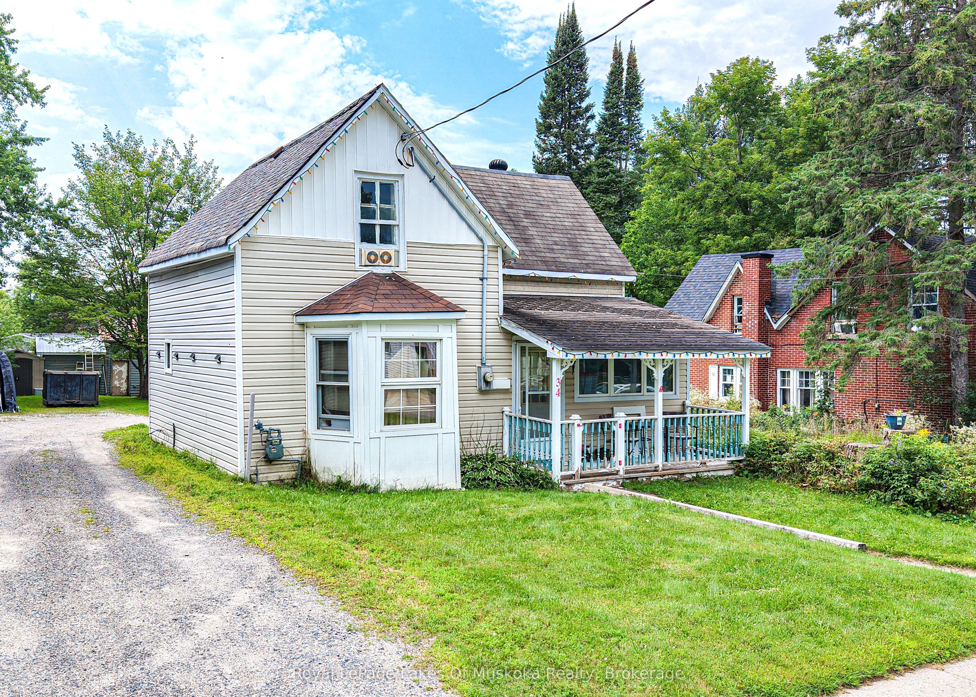34 Young Street, Bracebridge, ON P1L 1G7