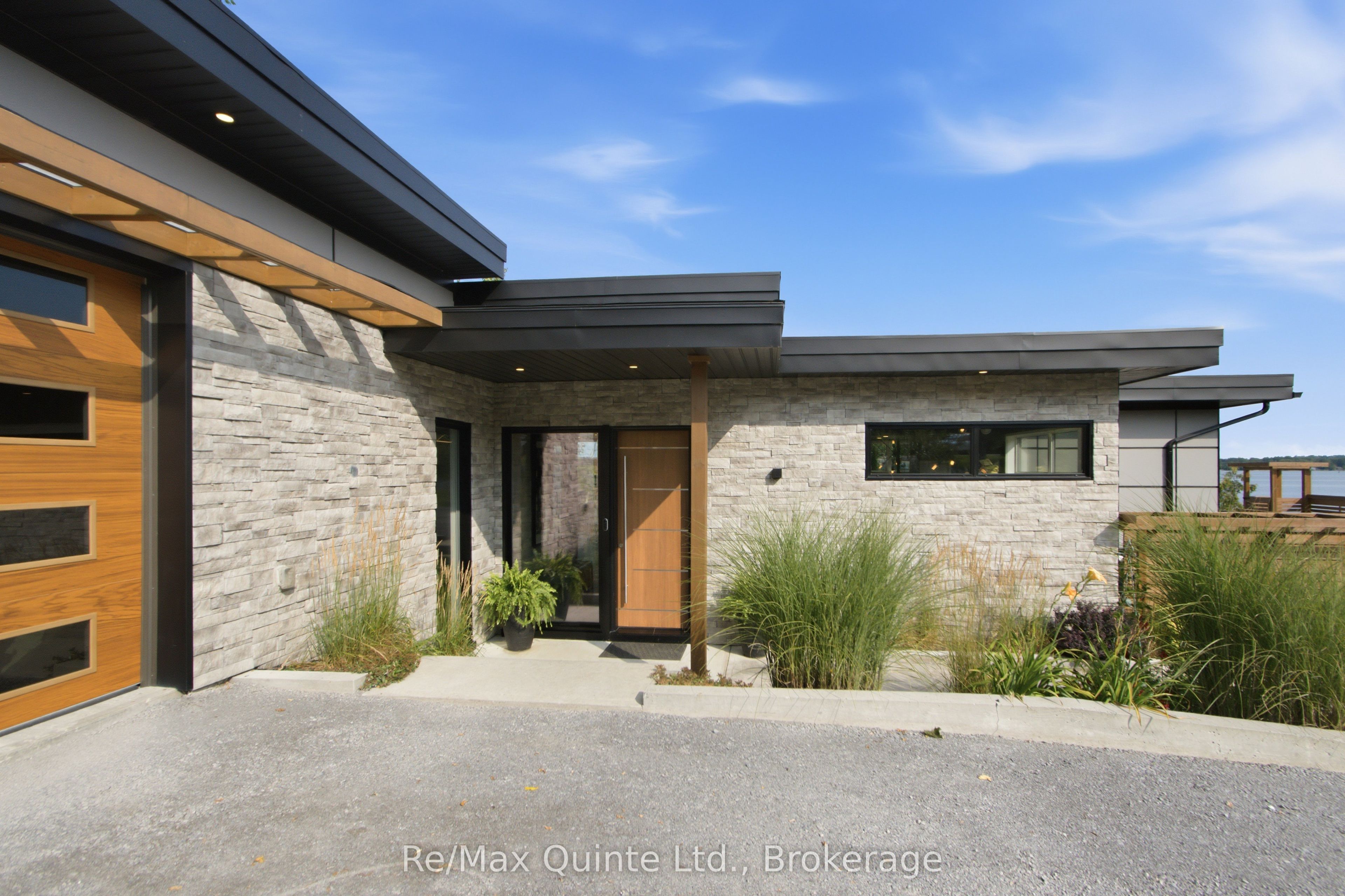 8 Bayview Point Road, Prince Edward County, ON K8N 4Z1 photo 5