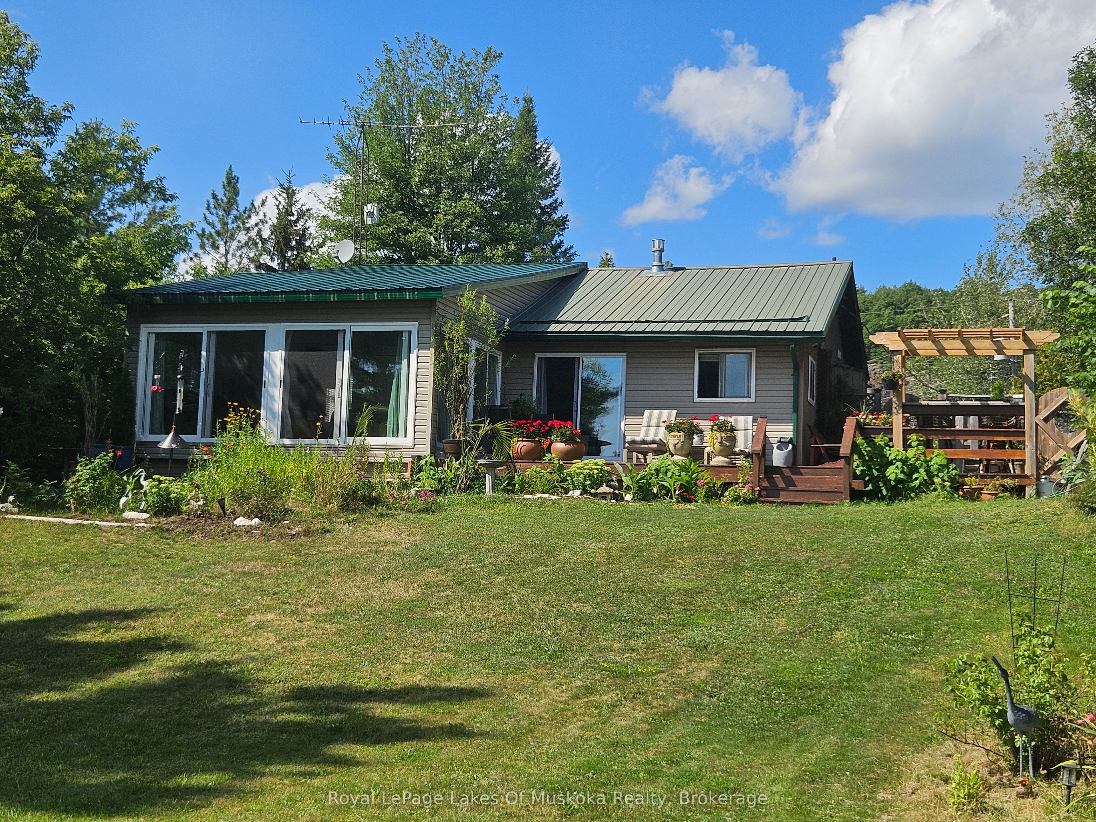1052 Cove Road 1, Muskoka Lakes, ON P0B 1M0