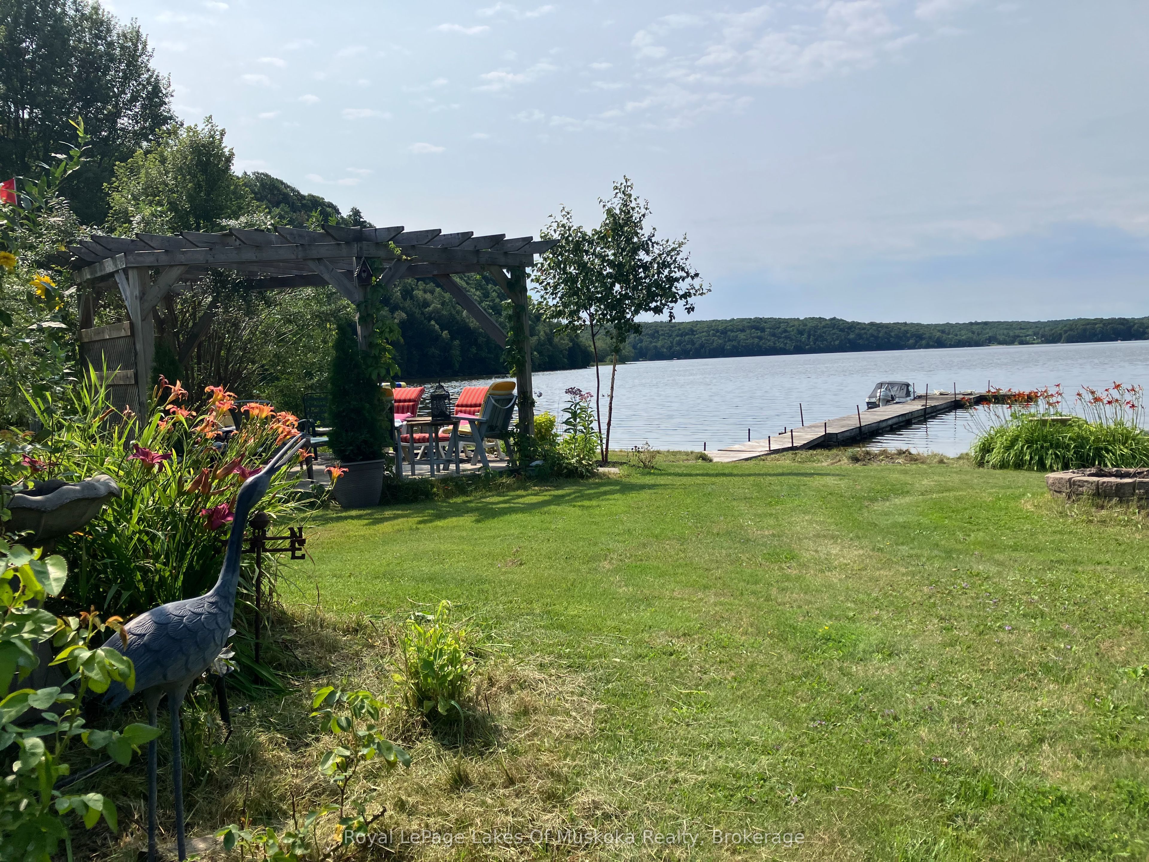 1052 Cove Road 1, Muskoka Lakes, ON P0B 1M0 photo 5