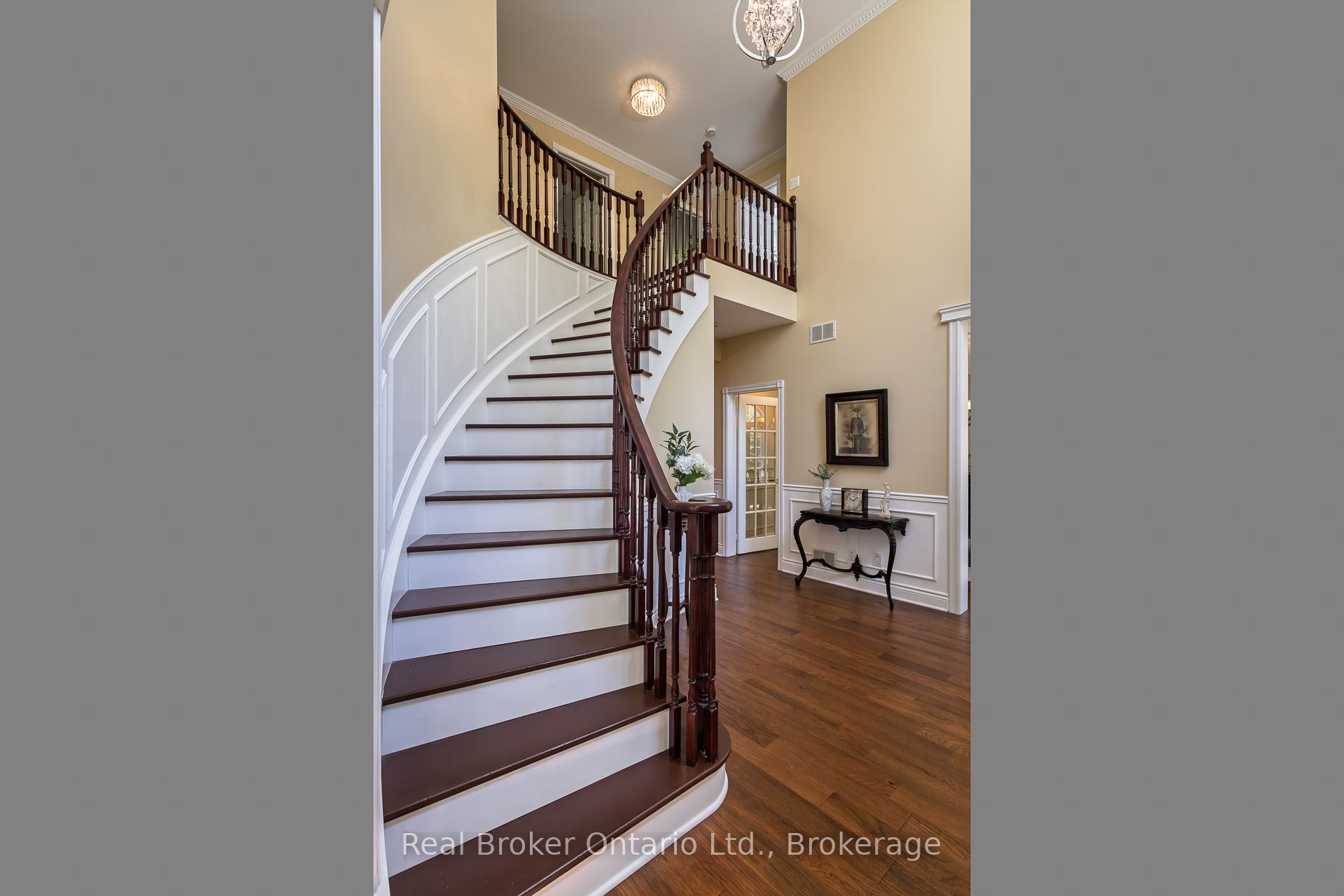 9 Paige Court, Hamilton Township, ON K9A 0W6 photo 2