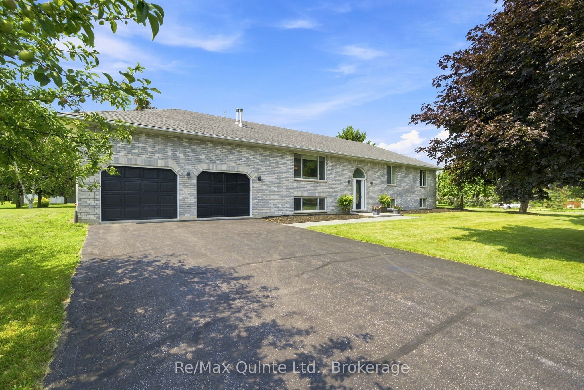 16 Bay Breeze Street, Prince Edward County, ON K8N 0L4 photo 2