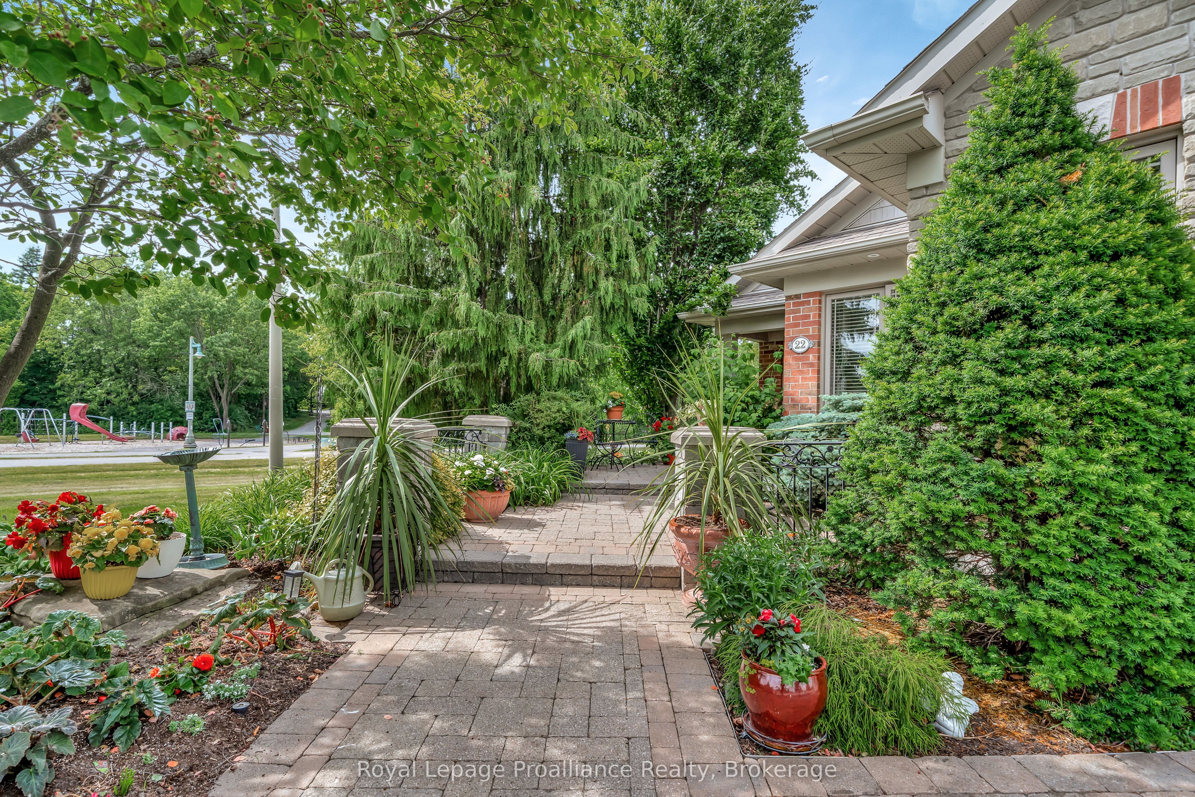 22 Trillium Court, Belleville, ON K8P 5M5 photo 4