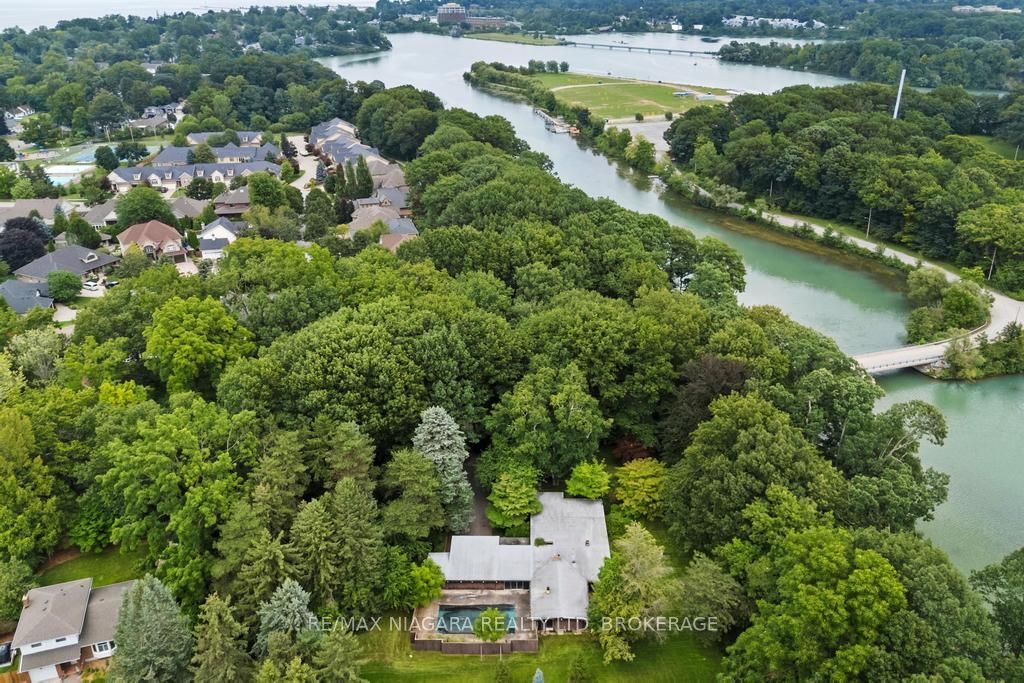 45 Port Master Drive, St. Catharines, ON L2N 6X3 photo 3