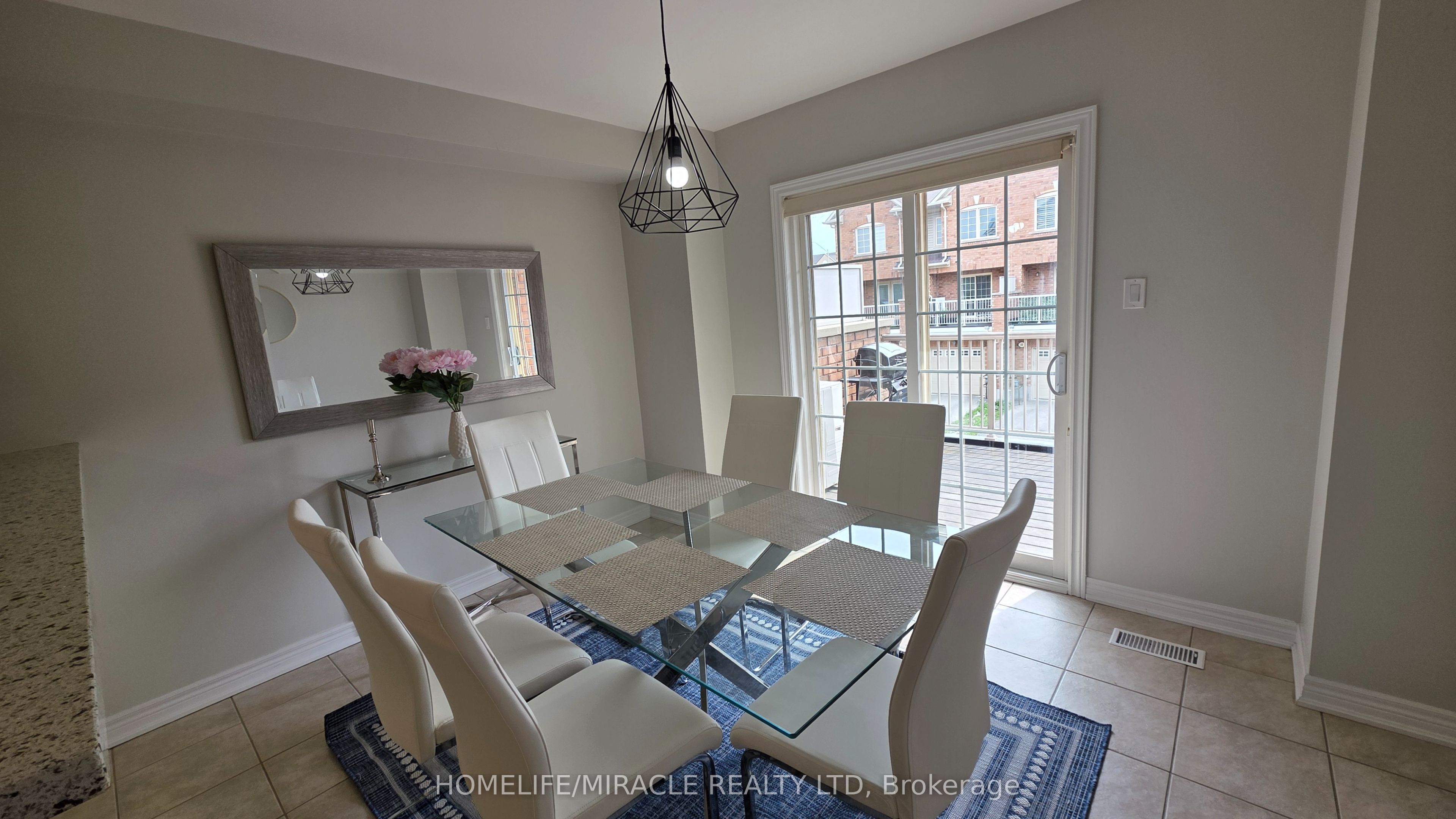 32 Mowat Boulevard 38, Kitchener, ON N2E 1X4 photo 4