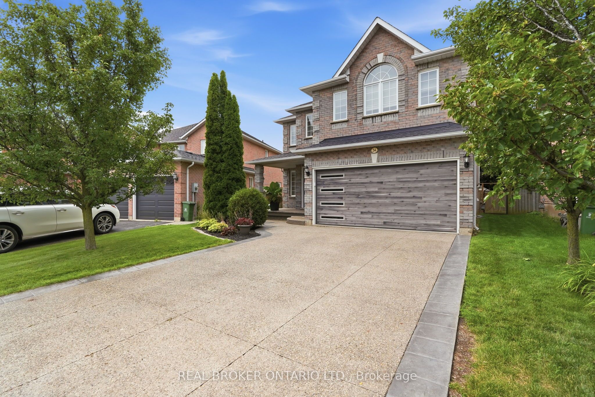 34 Keewaydin Street, Hamilton, ON L0R 2H6 photo 2