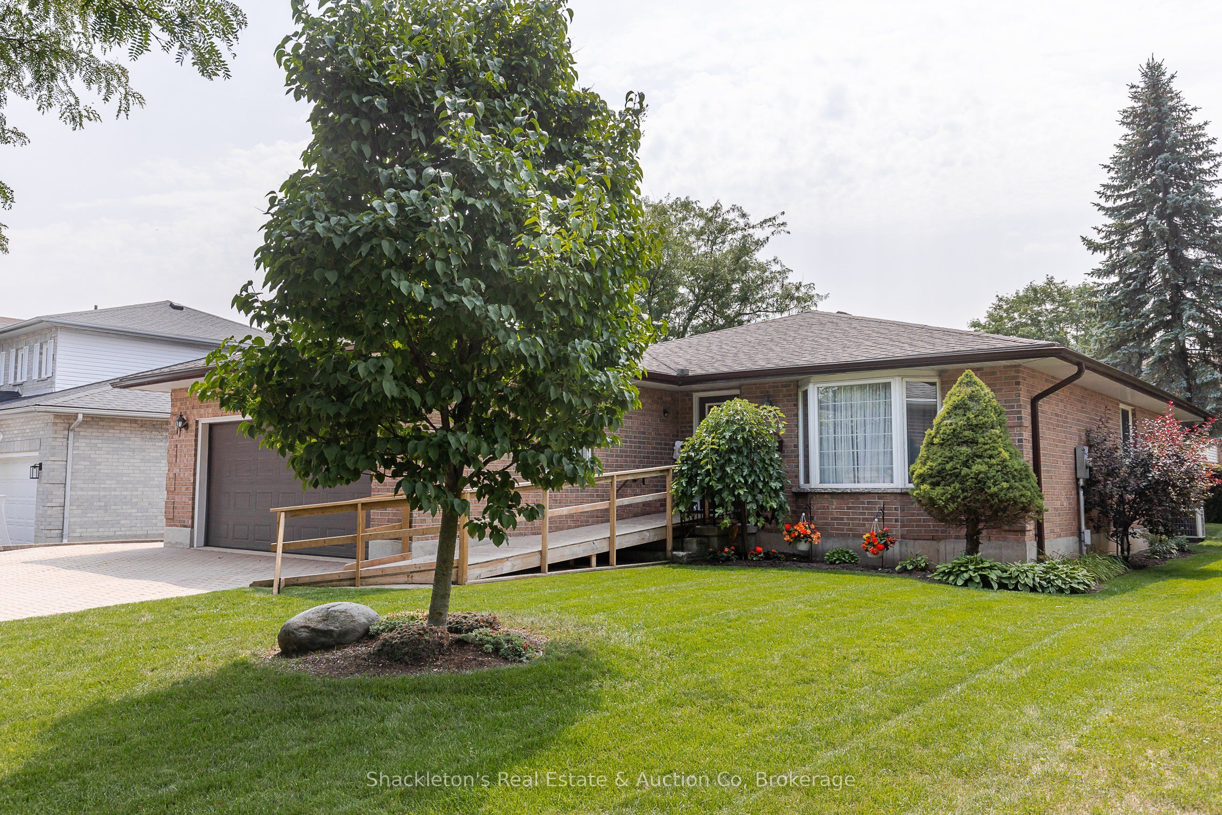 229 Briarhill Drive, Stratford, ON N5A 7T1 photo 2