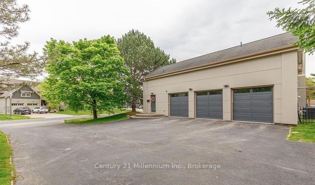 160 Grand Cypress Lane, Blue Mountains, ON L9Y 0K8 photo 3