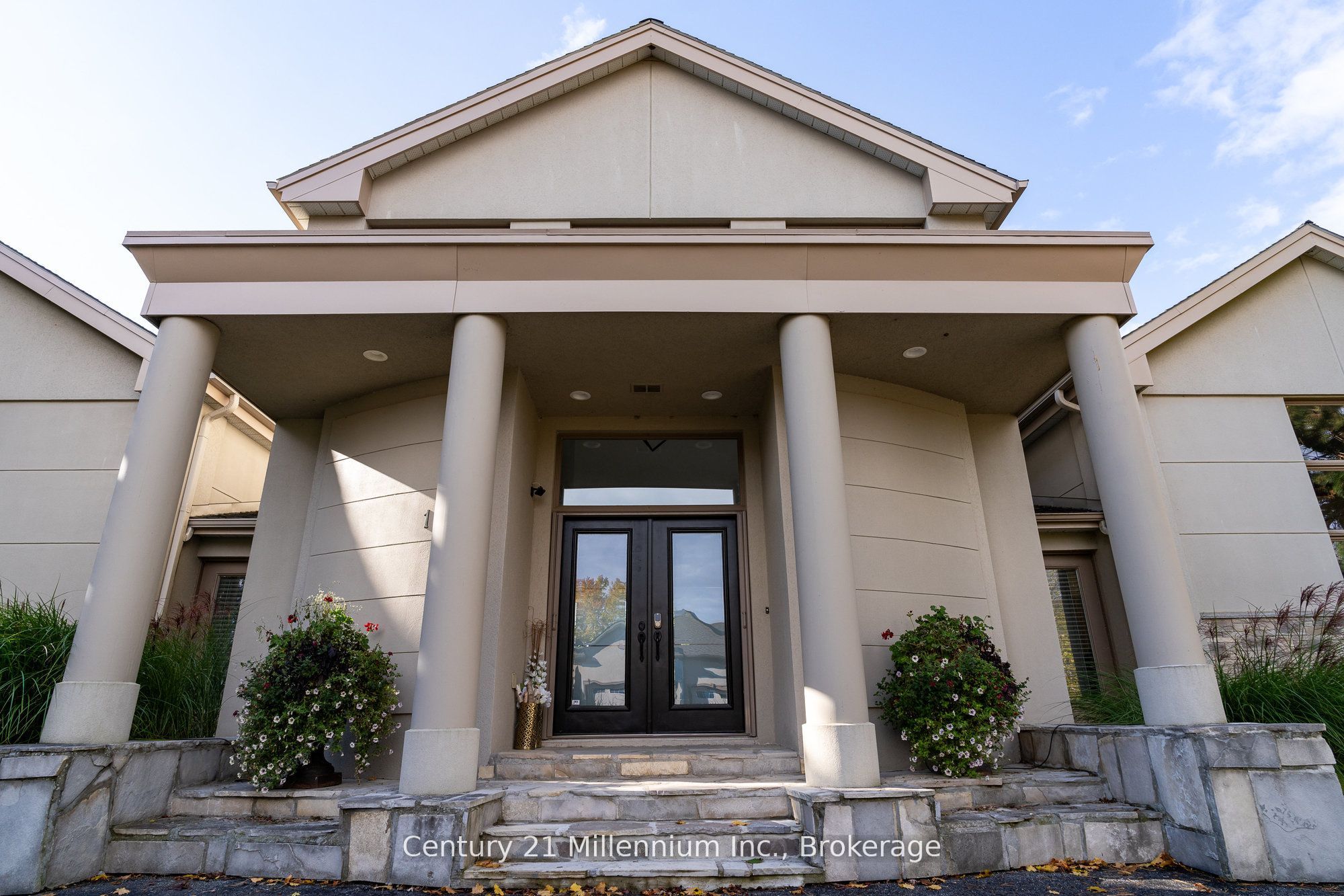 160 Grand Cypress Lane, Blue Mountains, ON L9Y 0K8 photo 4