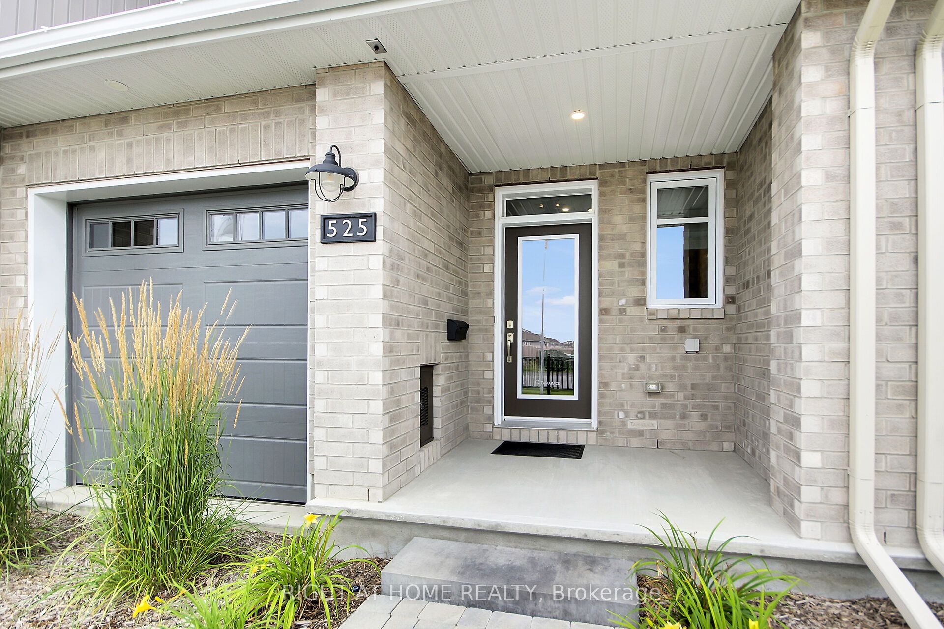 6090 David Weins Street, Stittsville - Munster - Richmond, ON K2S 2Y3 photo 2