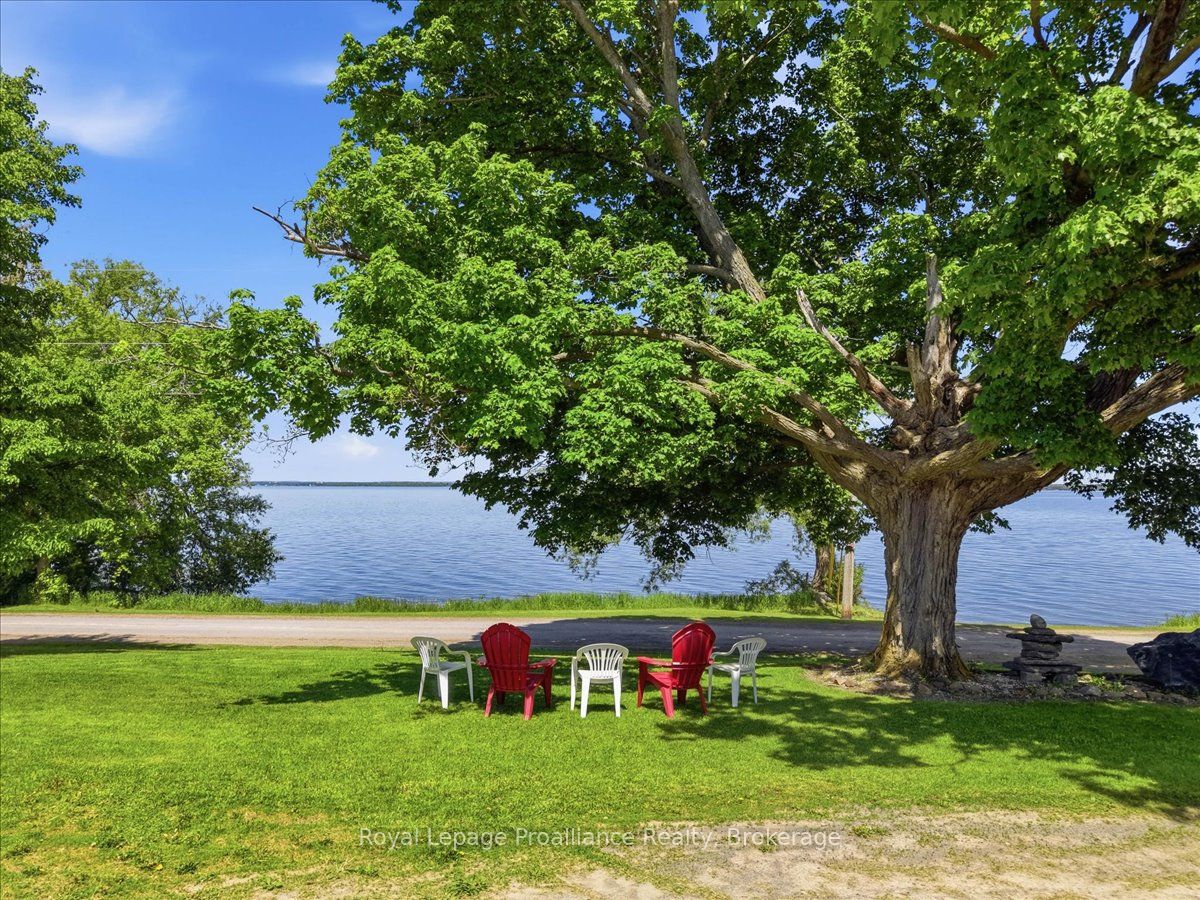 906 N Big Island Road, Prince Edward County, ON K0K 1W0 photo 2
