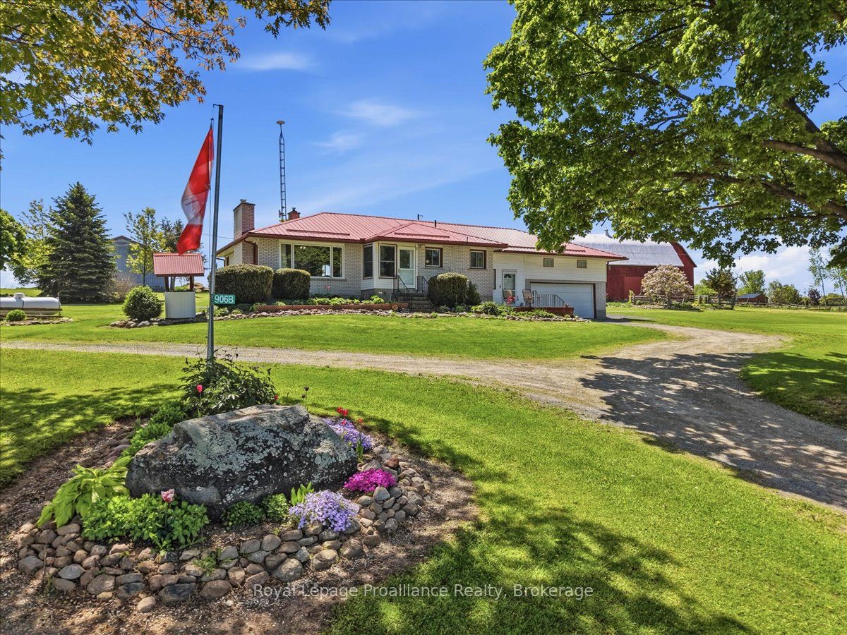 906 N Big Island Road, Prince Edward County, ON K0K 1W0 photo 3