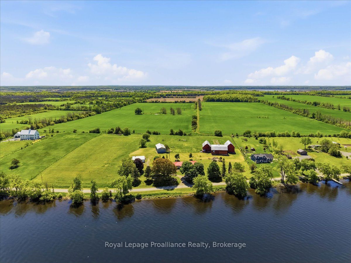 906 N Big Island Road, Prince Edward County, ON K0K 1W0 photo 4