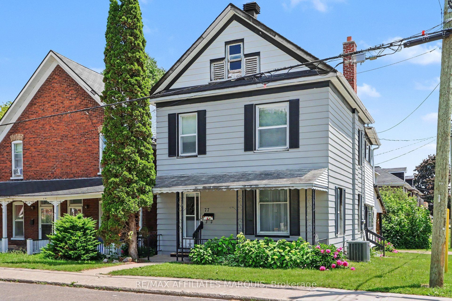 77 Russell Street E, Smiths Falls, ON K7A 1G8