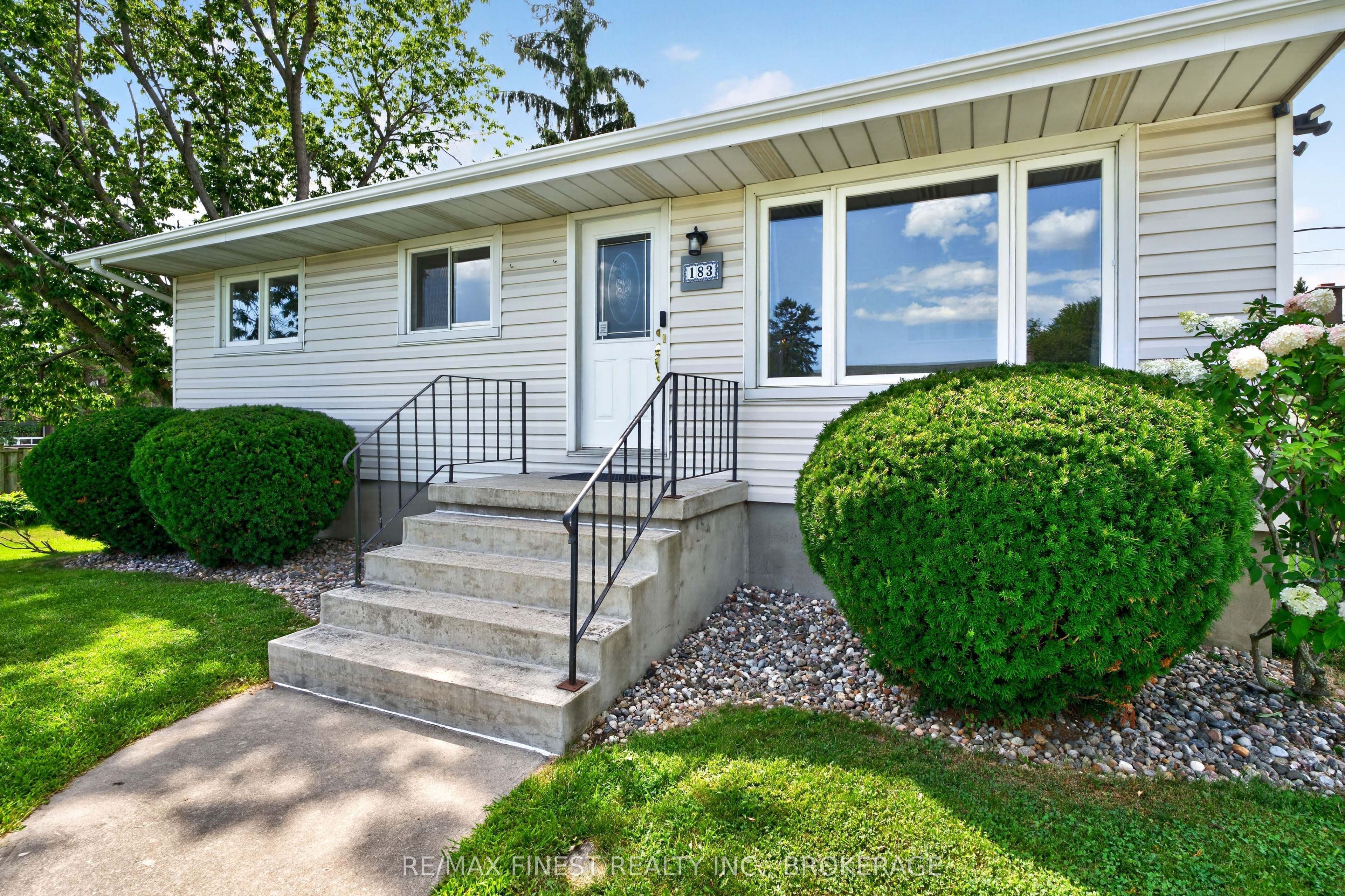 183 Westbury Avenue, Loyalist, ON K0H 1G0 photo 2