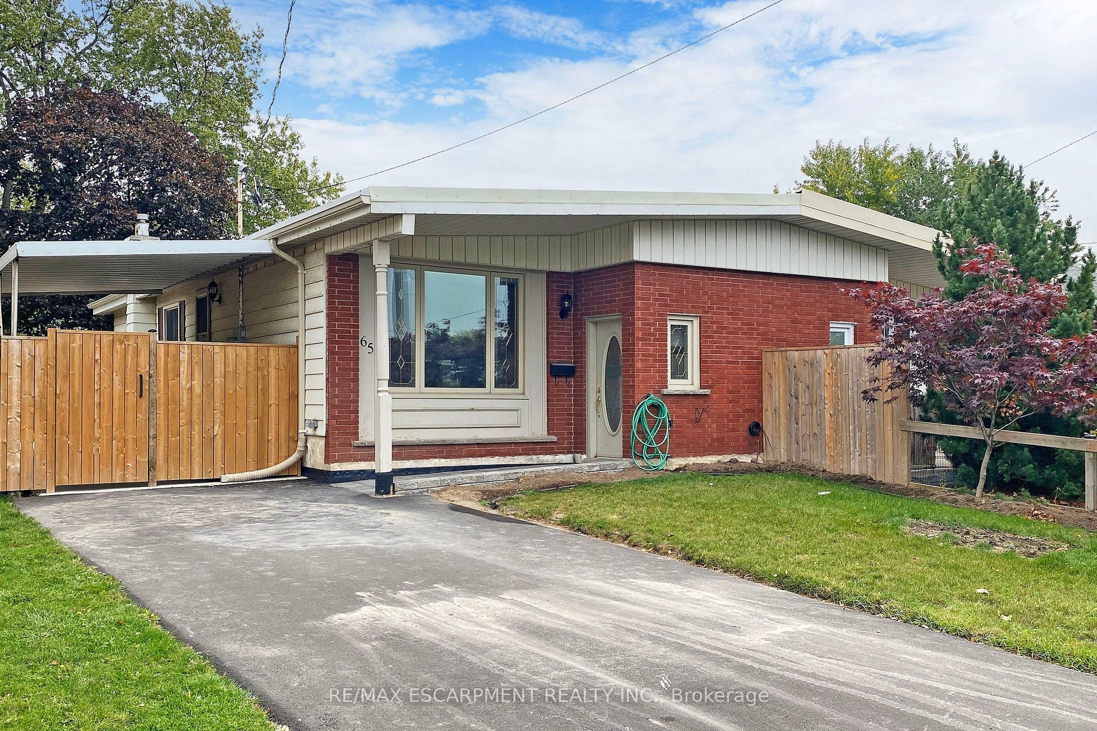 65 FIELDING Crescent UPPER, Hamilton, ON L8V 2P3