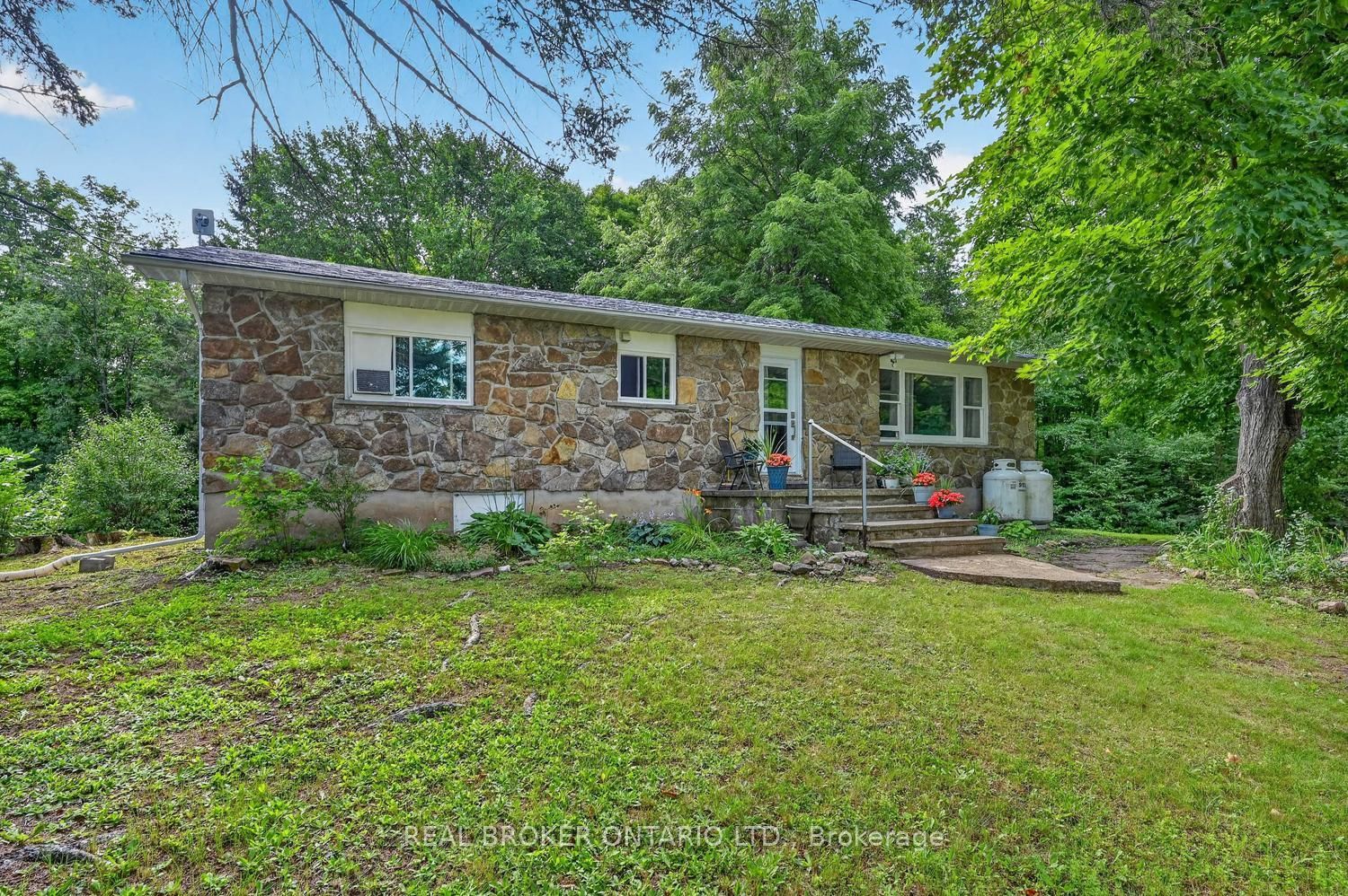 5397 Roger Stevens Drive, Montague, ON K7A 4S6 photo 2