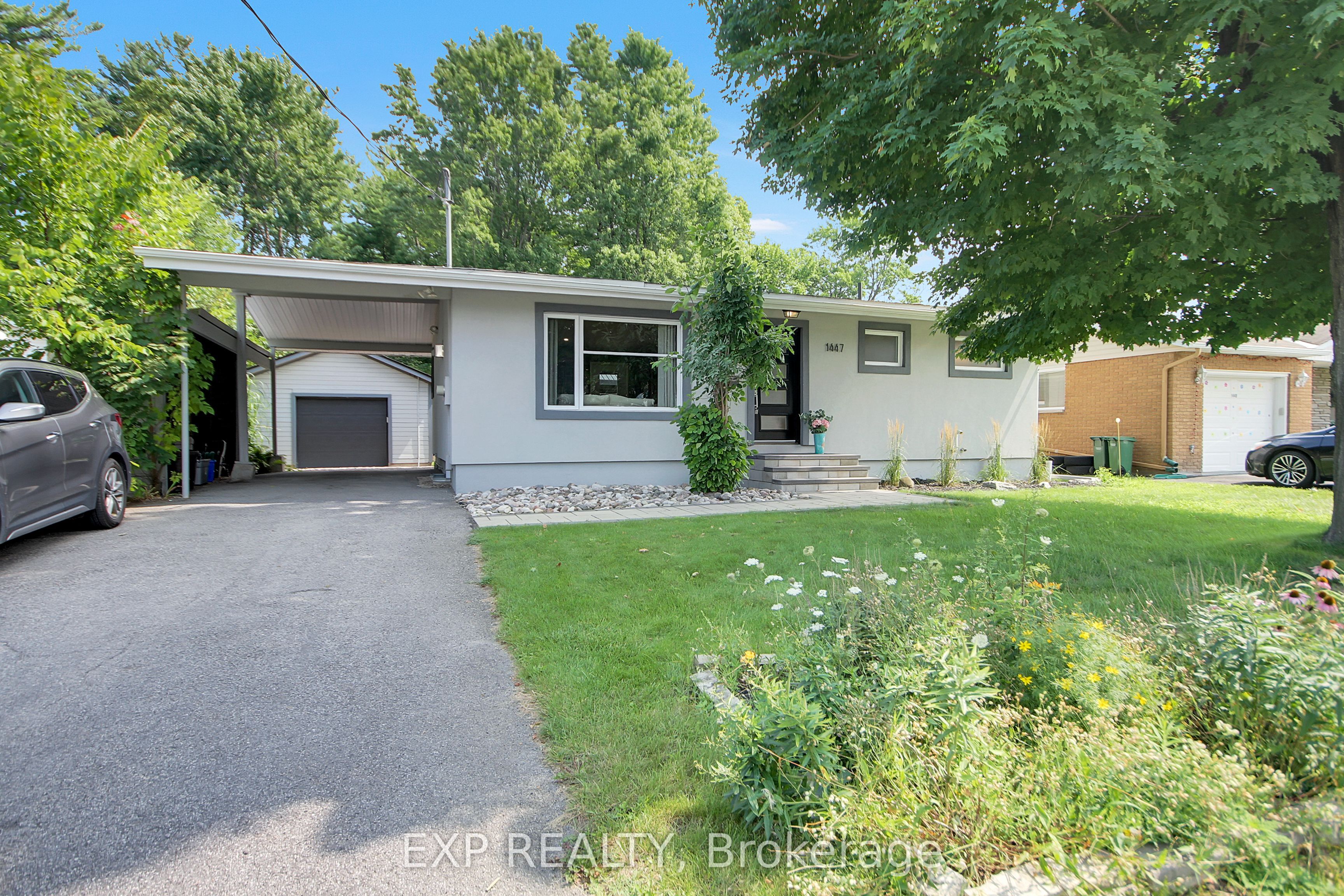 1447 Maxime Street, Cyrville - Carson Grove - Pineview, ON K1B 4E7