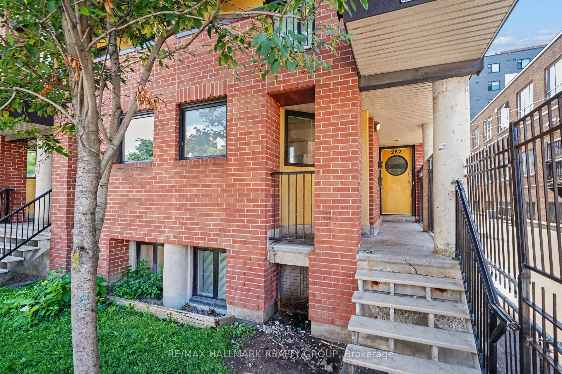 260 King Edward Avenue, Lower Town - Sandy Hill, ON K1N 7M1 photo 2