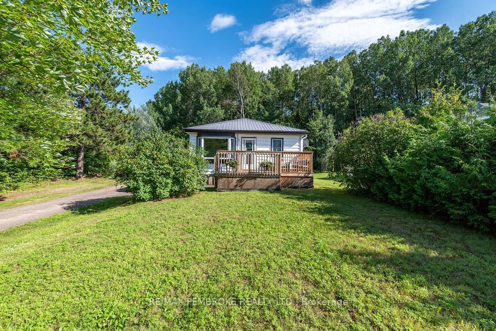 1 New Street, Petawawa, ON K8H 2H4 photo 4