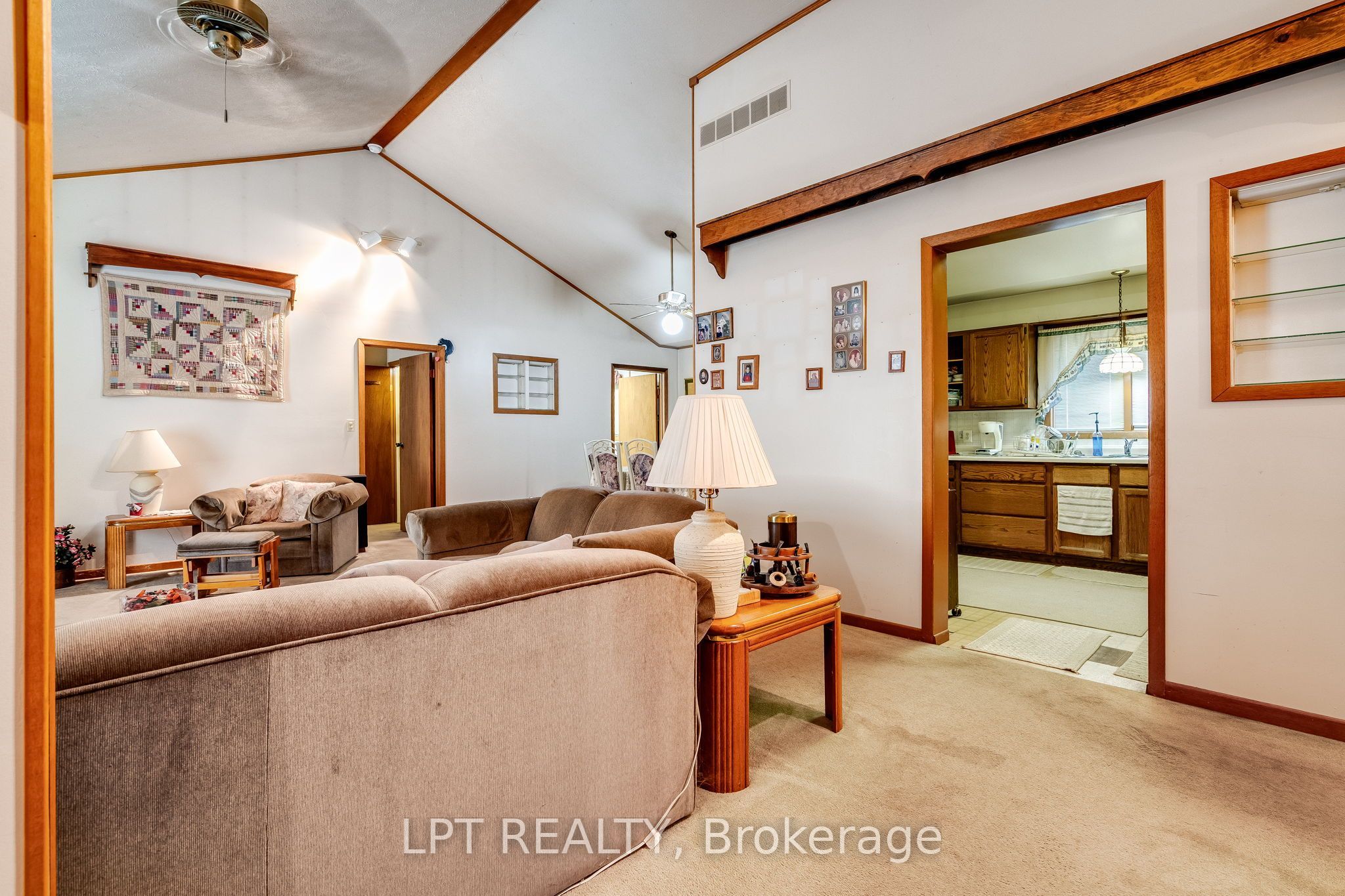 877 Lefaive Drive, Lakeshore, ON N0P 2L0 photo 2