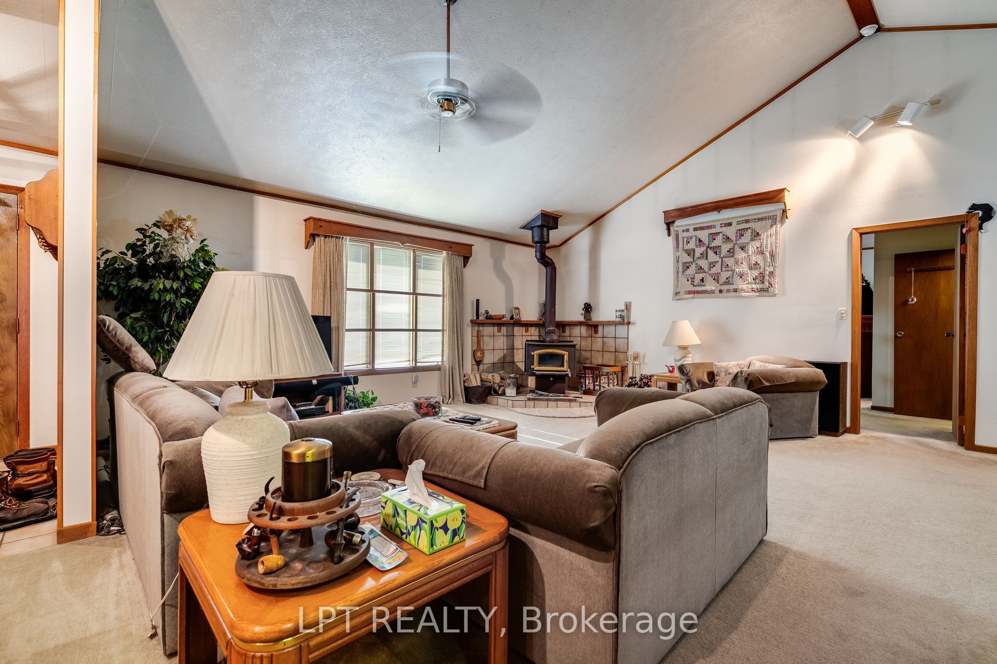 877 Lefaive Drive, Lakeshore, ON N0P 2L0 photo 3