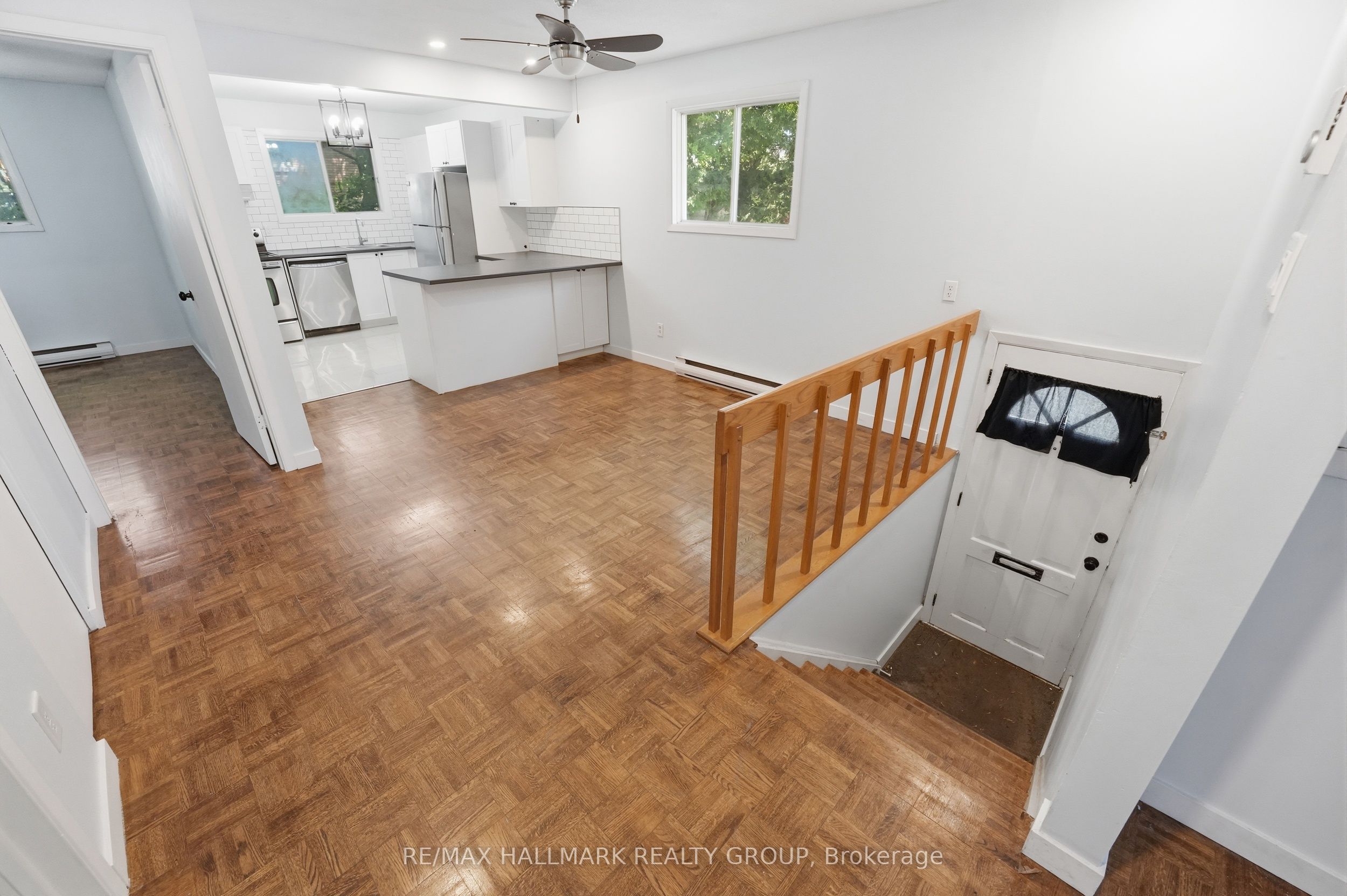 195 Deschamps Avenue, Vanier and Kingsview Park, ON K1L 5Z3 photo 3