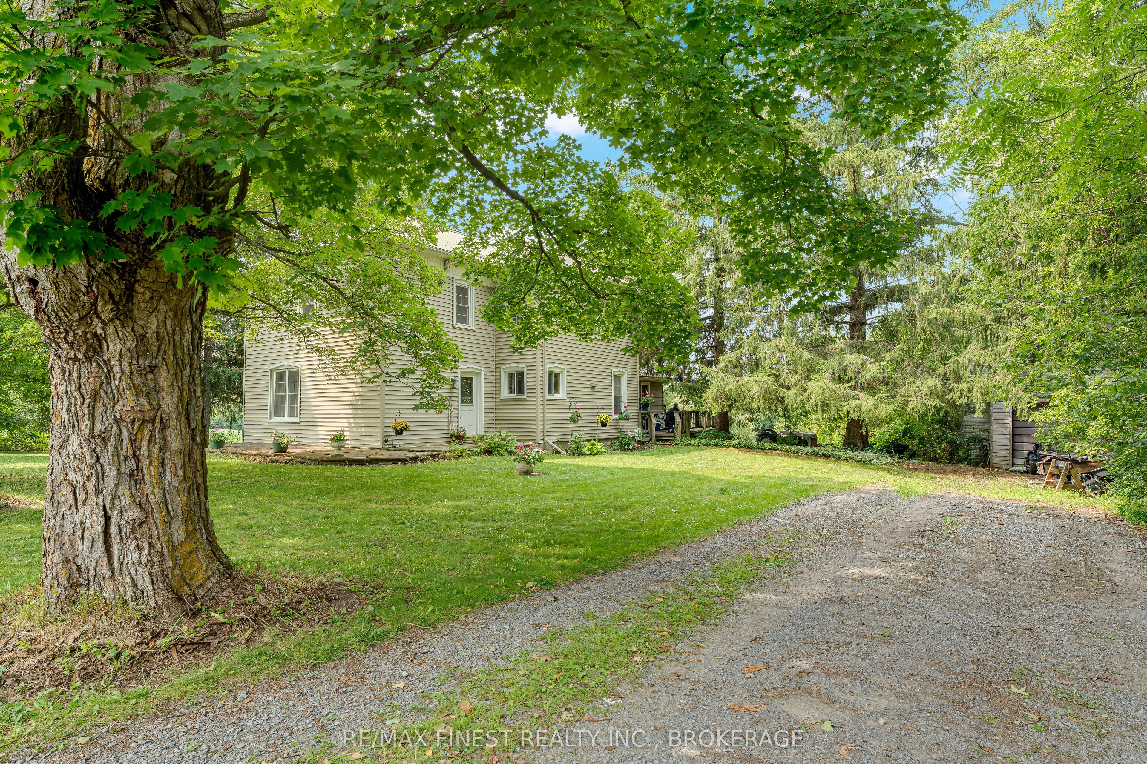 1011 Lennox and Addington County Rd 5, Greater Napanee, ON K7R 3L2