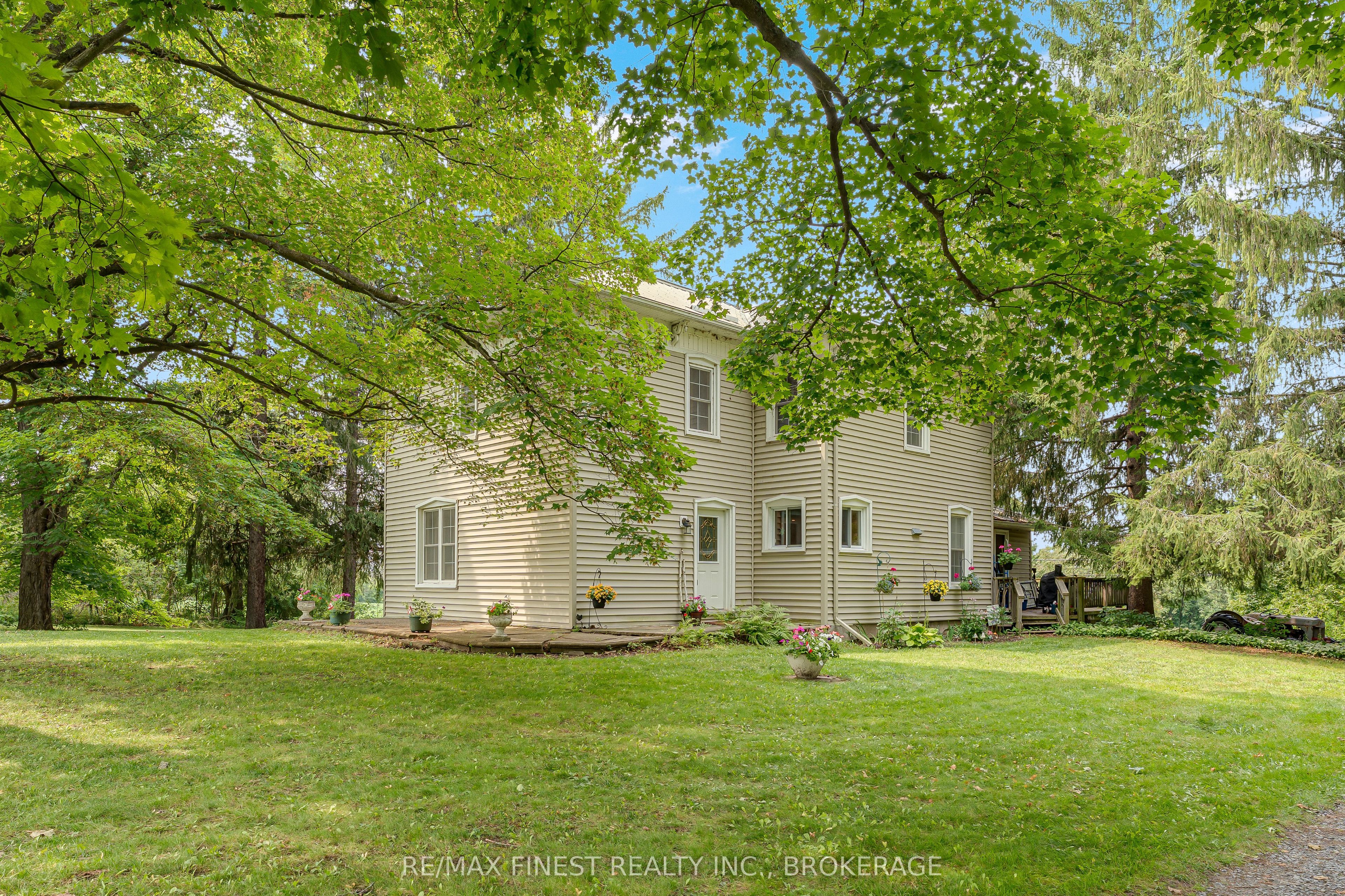 1011 Lennox and Addington County Rd 5, Greater Napanee, ON K7R 3L2 photo 2