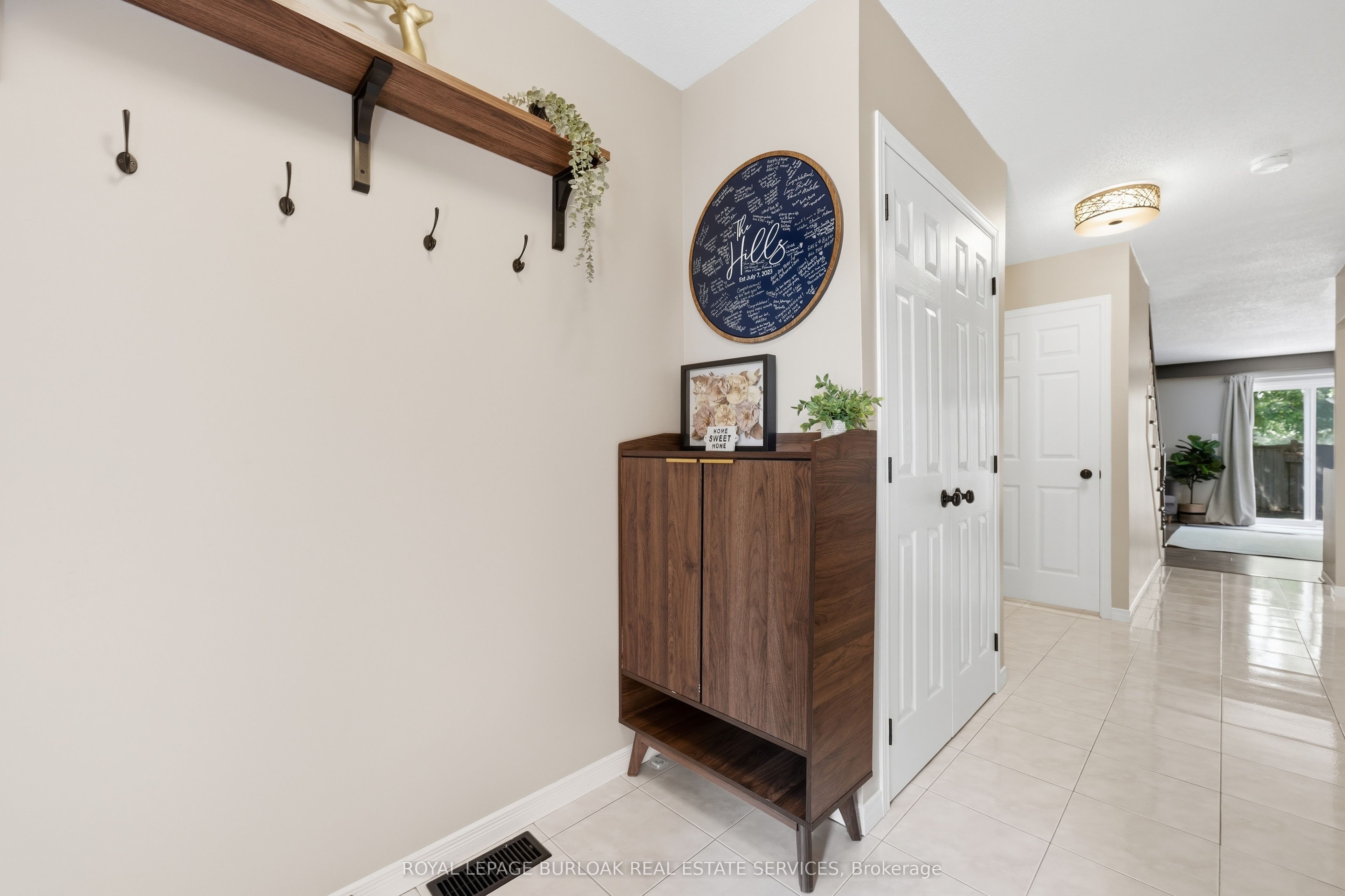 27 Bronte Court, Hamilton, ON L9H 7N2 photo 4