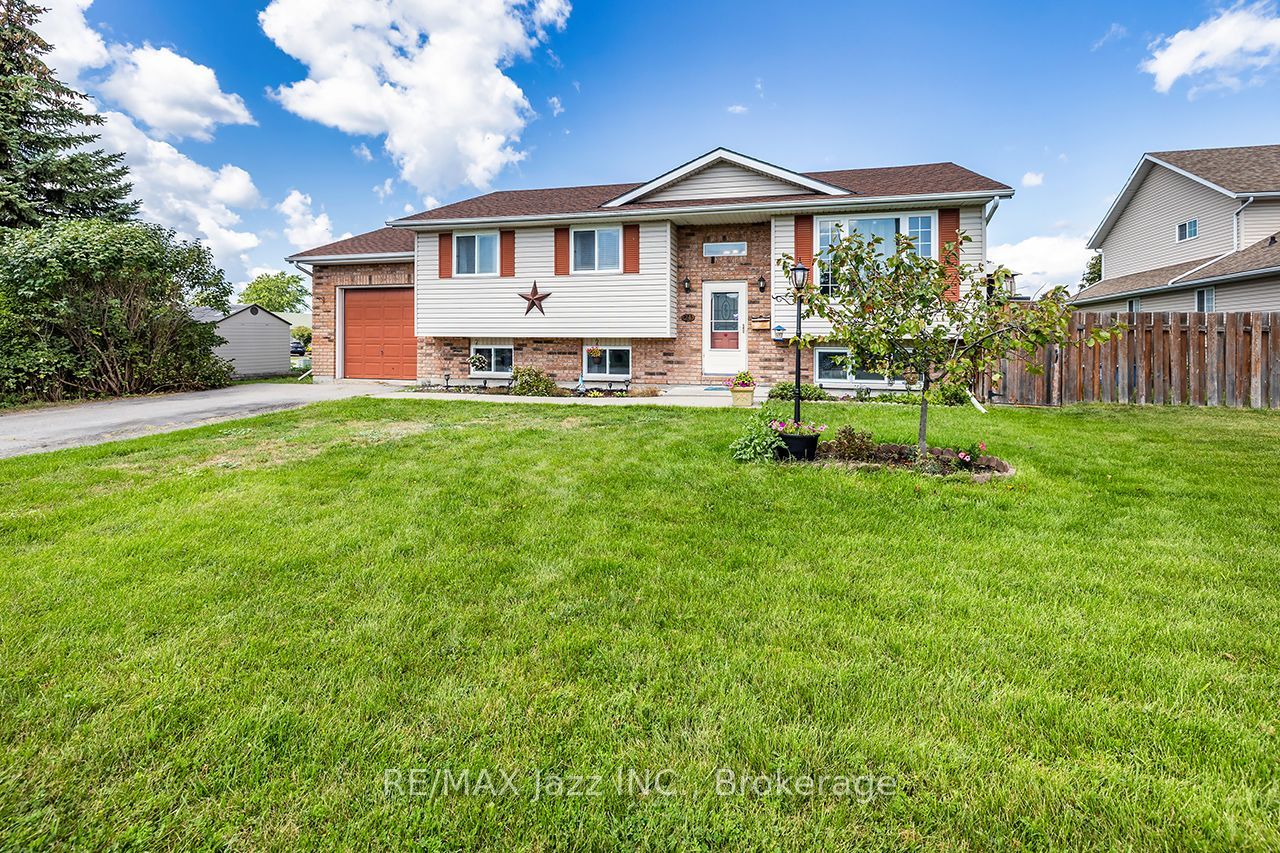 24 Glenn Drive, Quinte West, ON K8V 6E3 photo 2