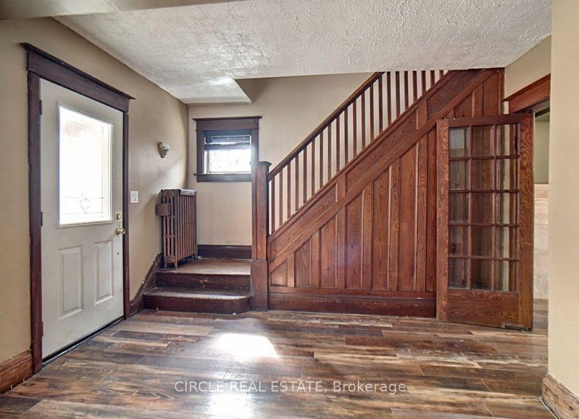 277 Niagara Street W, Welland, ON L3C 1K5 photo 4