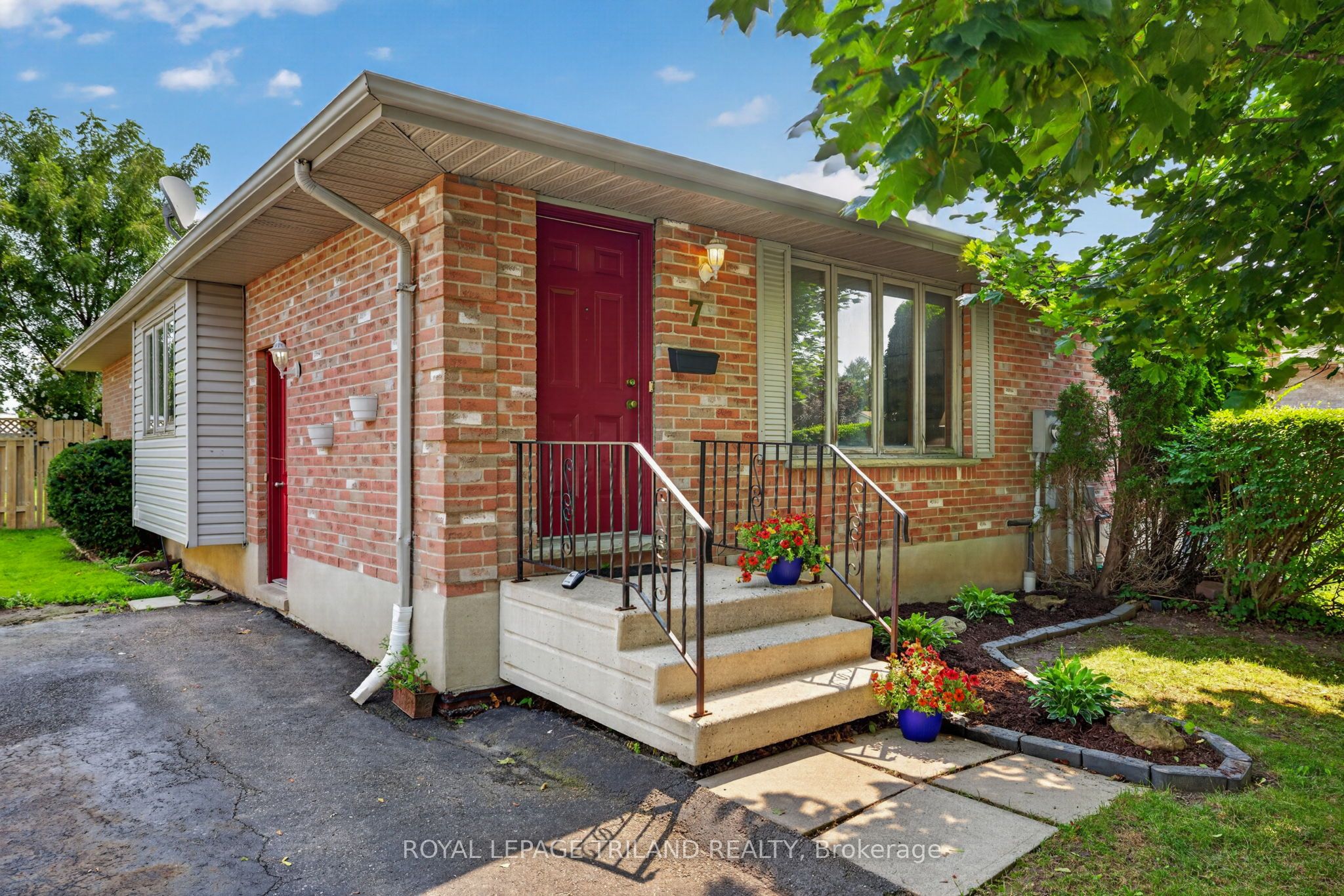7 Fanjoy Drive, St. Thomas, ON N5R 6B2