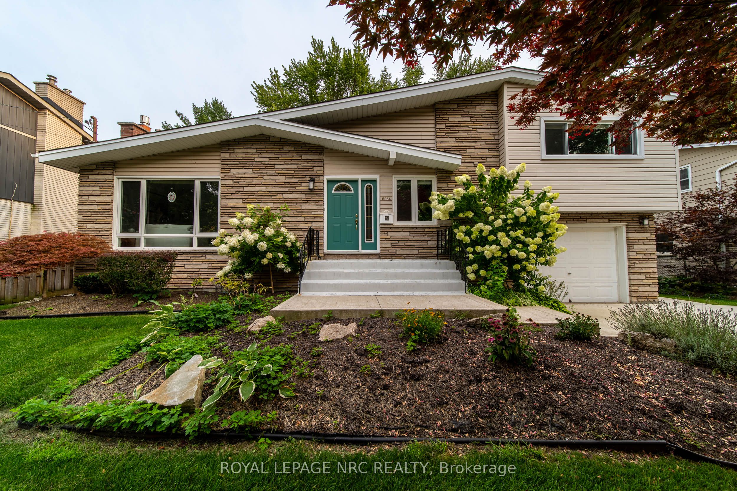 6954 Coach Drive, Niagara Falls, ON L2G 2J1