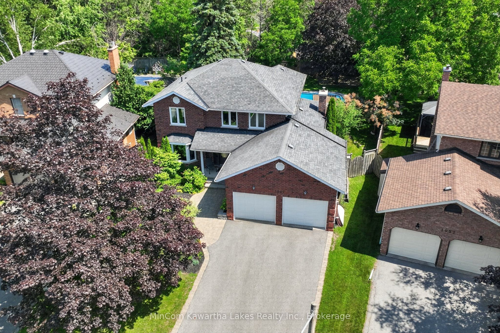 1947 PARKWOOD Circle, Peterborough, ON K9J 8C9 photo 2