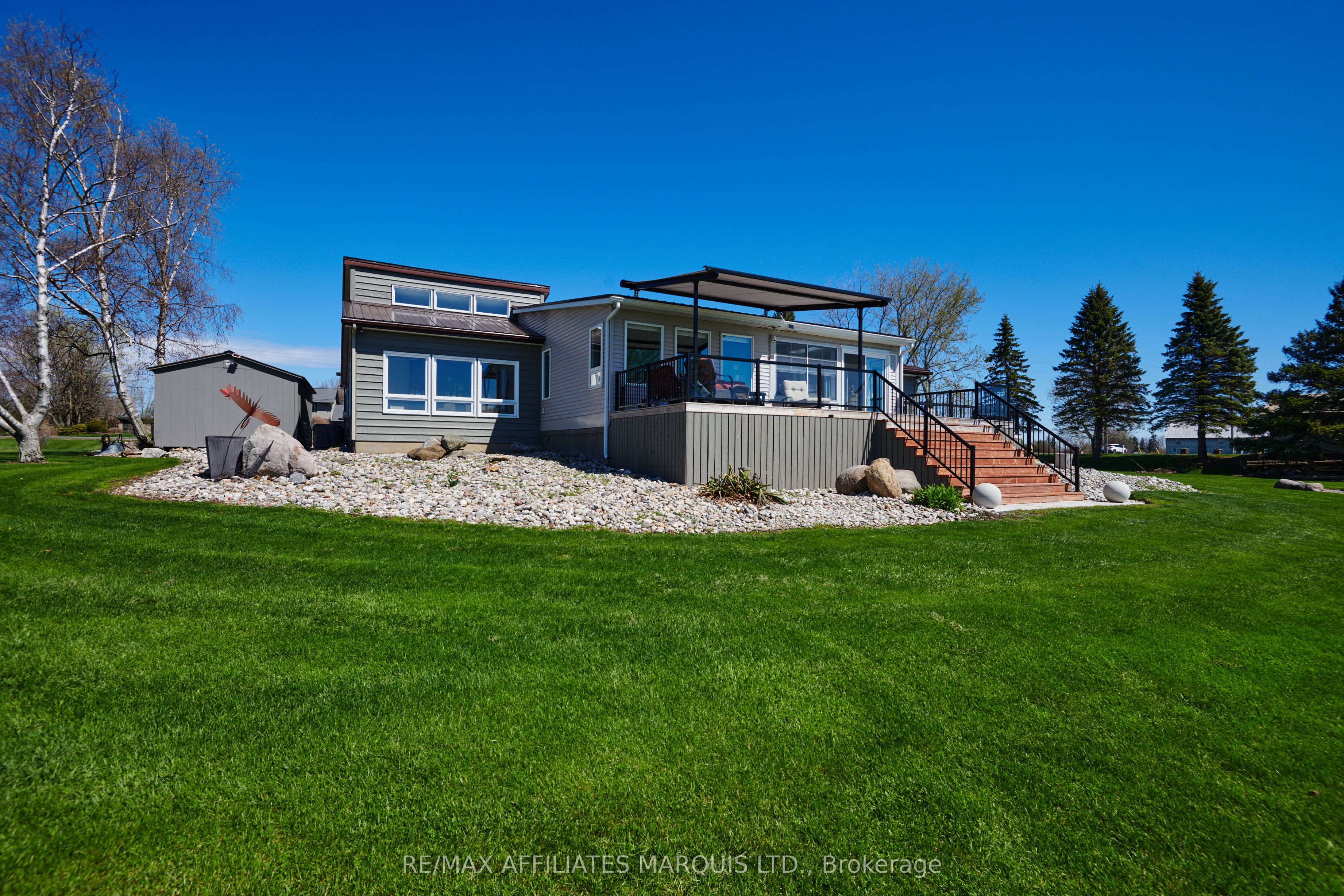11728 Lakeshore Drive, South Dundas, ON K0C 1X0 photo 3