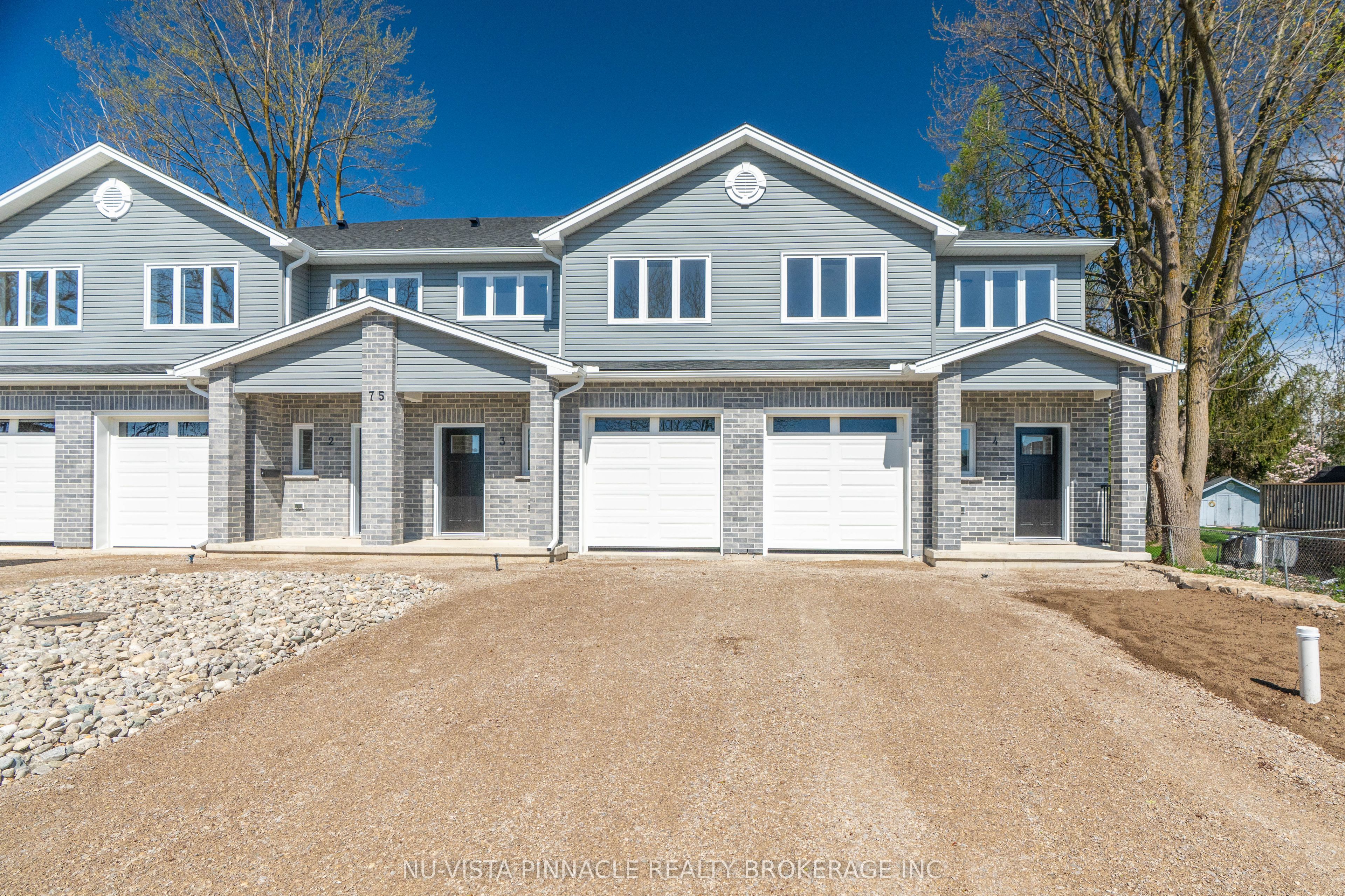 75 Doune Street, Strathroy-Caradoc, ON N7G 1M1 photo 2