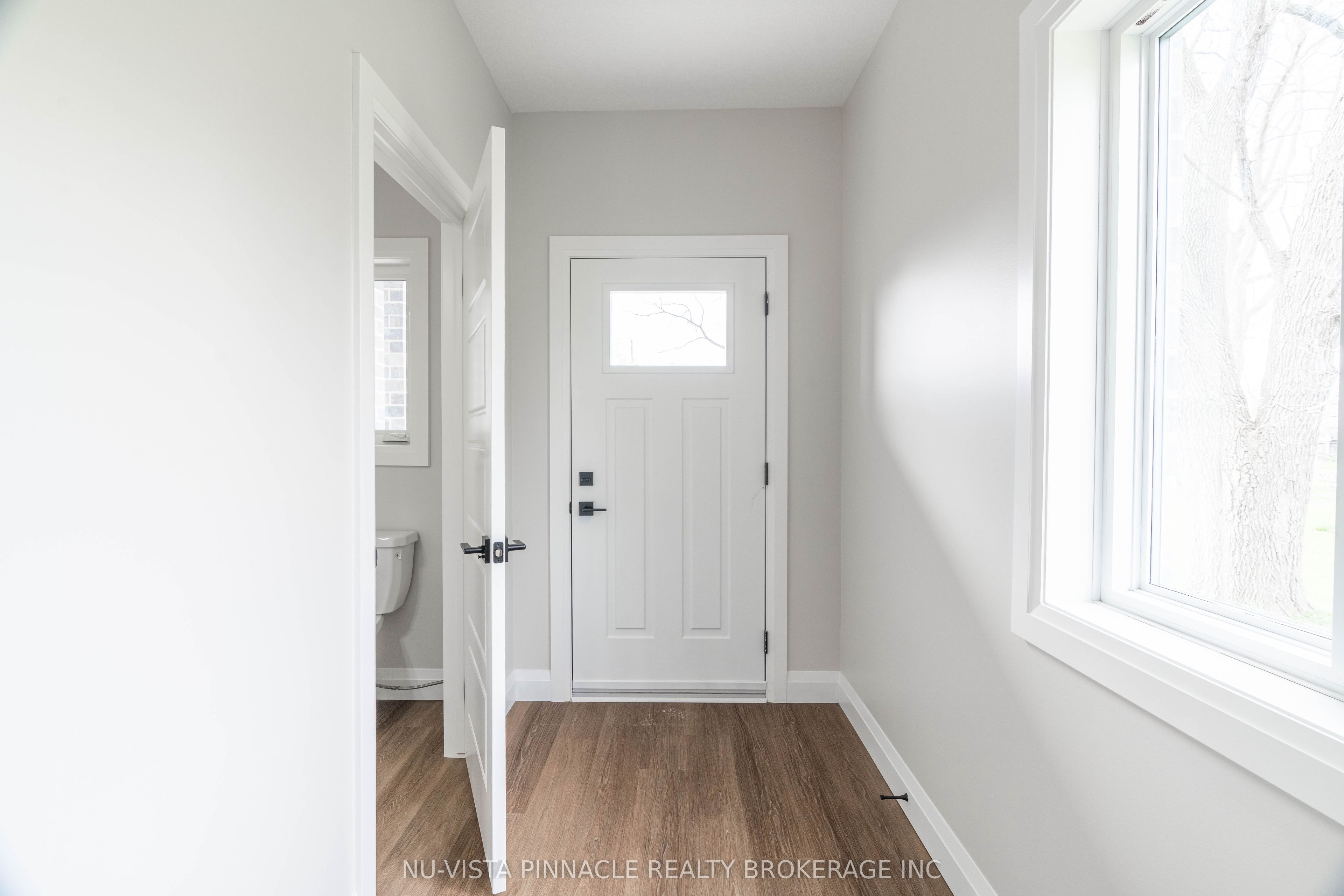 75 Doune Street, Strathroy-Caradoc, ON N7G 1M1 photo 5