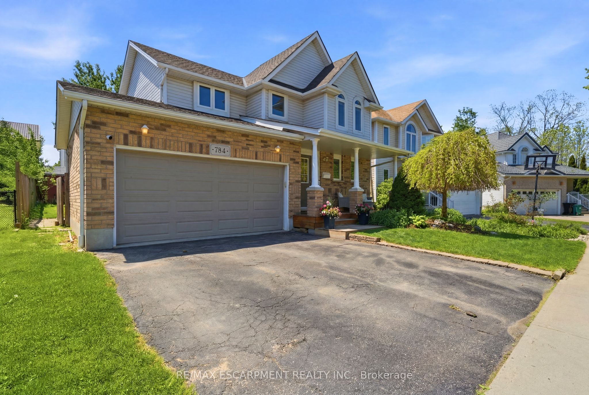 784 Butternut Avenue, Waterloo, ON N2V 2M3 photo 2