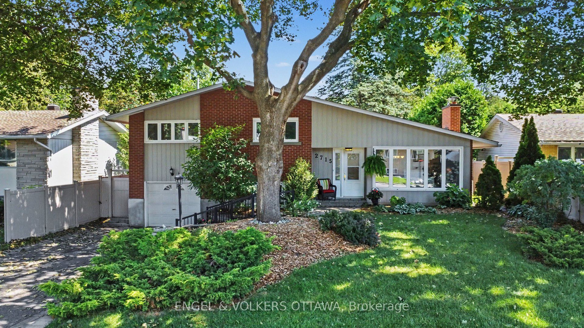 2715 Colman Street, Billings Bridge - Riverside Park and Area, ON K1V 8J8