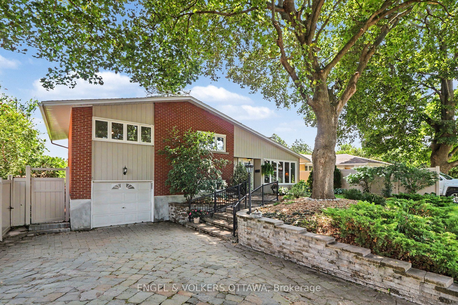 2715 Colman Street, Billings Bridge - Riverside Park and Area, ON K1V 8J8 photo 2