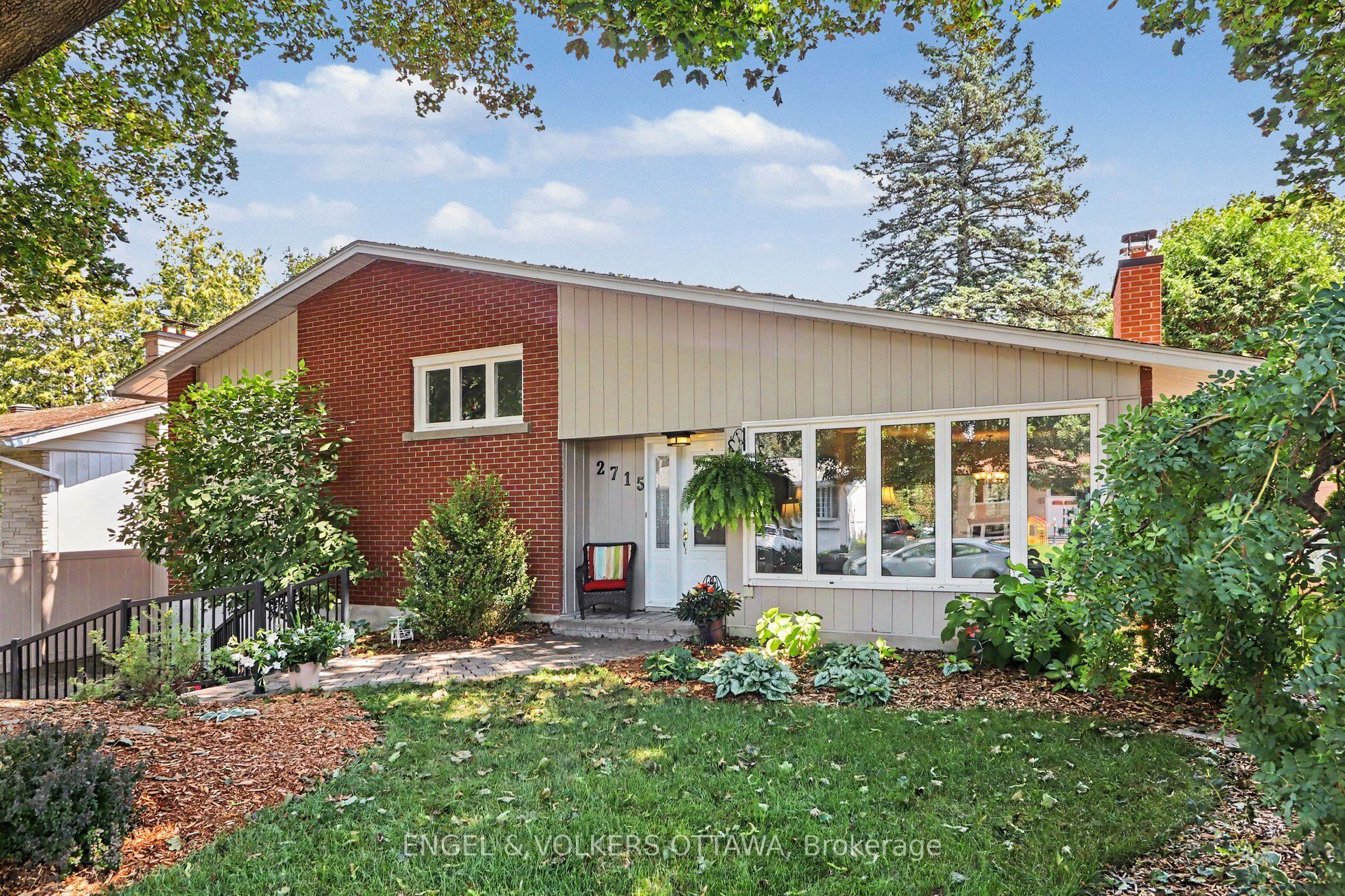 2715 Colman Street, Billings Bridge - Riverside Park and Area, ON K1V 8J8 photo 3